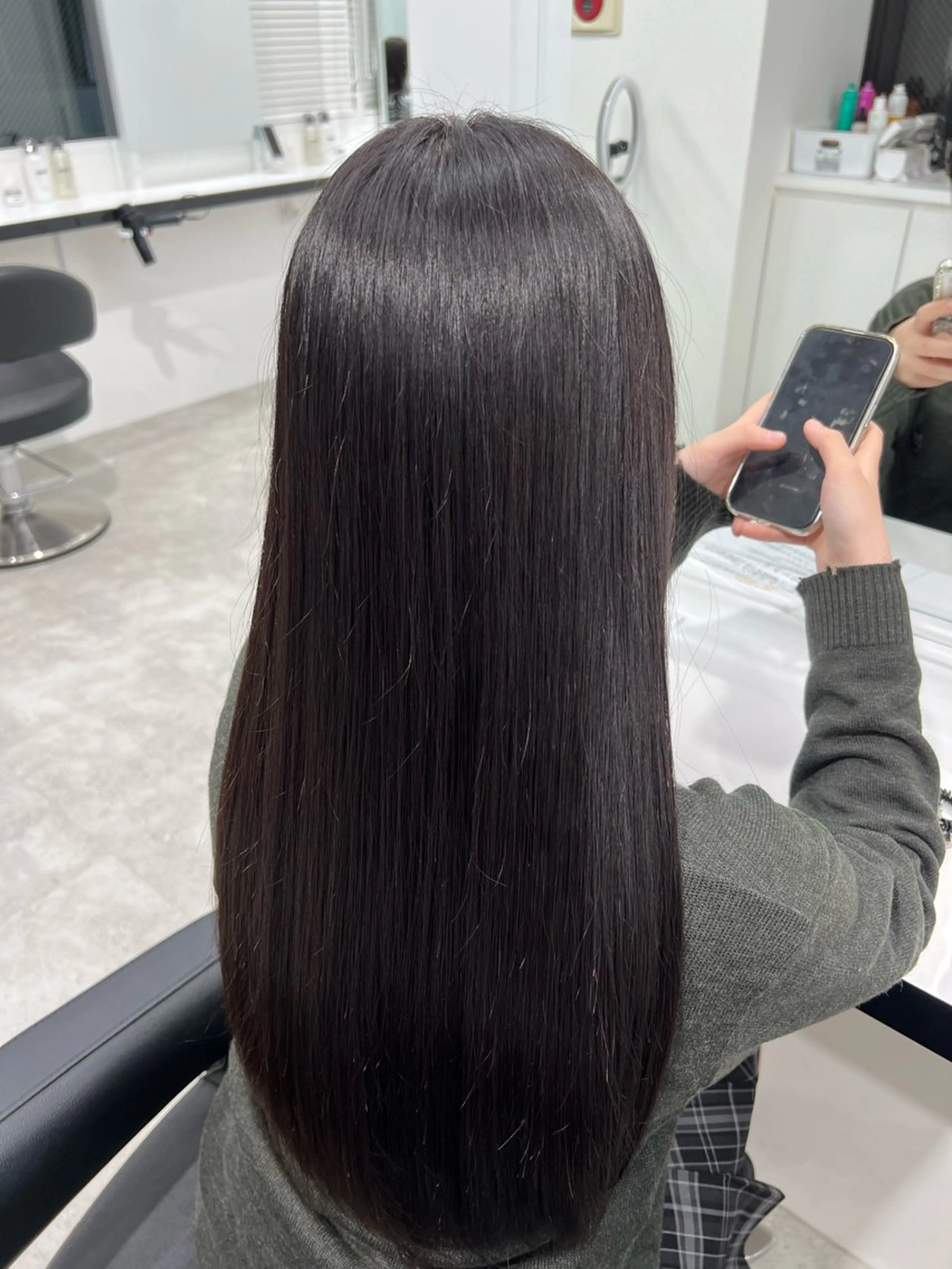 ロング ヘアカラー 🥨ベージュ/グレー ジュ/moe🥨のヘアスタイル