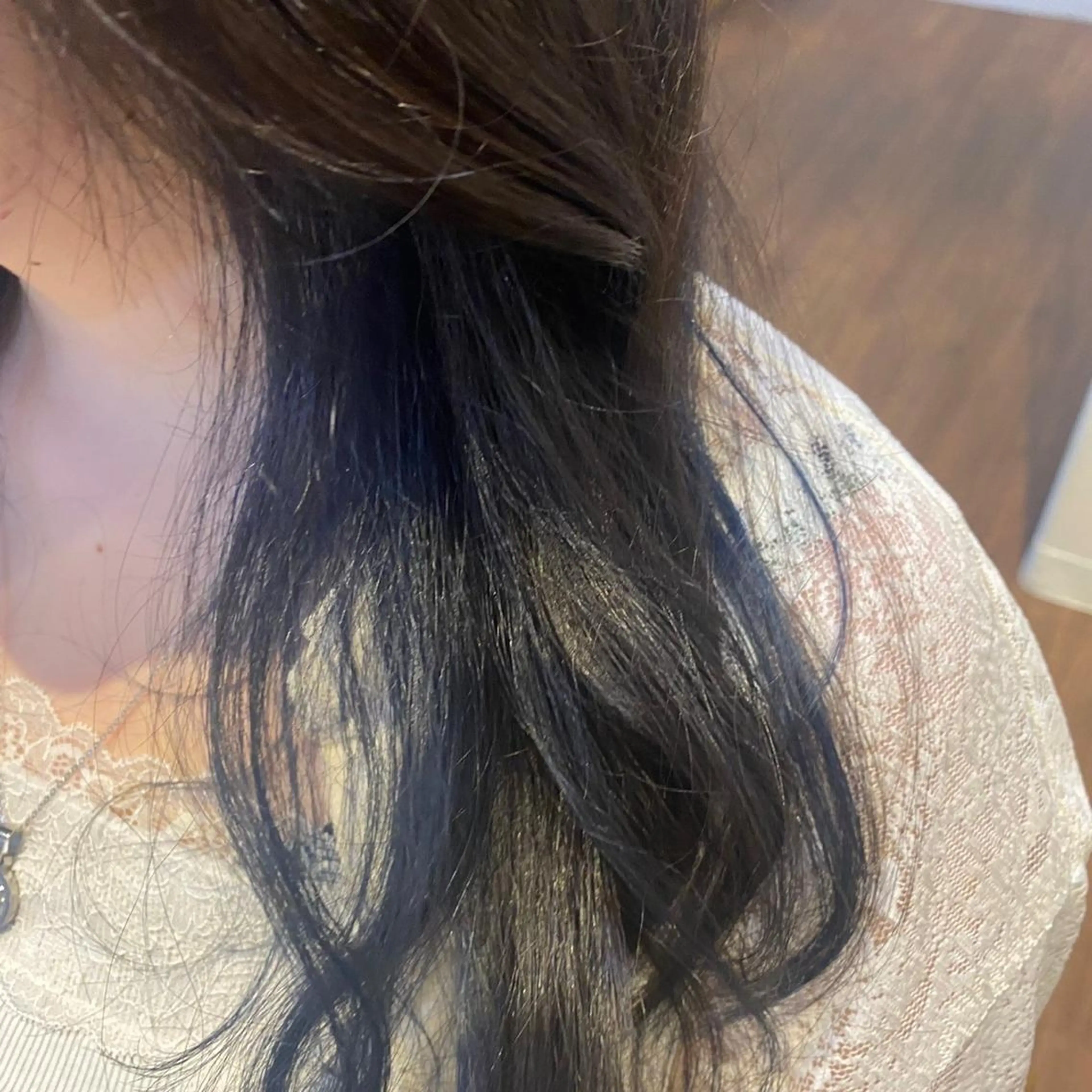 ロング カラー イヤリングカラー Hair relaxation tino所属・渋谷 美優のヘアスタイル