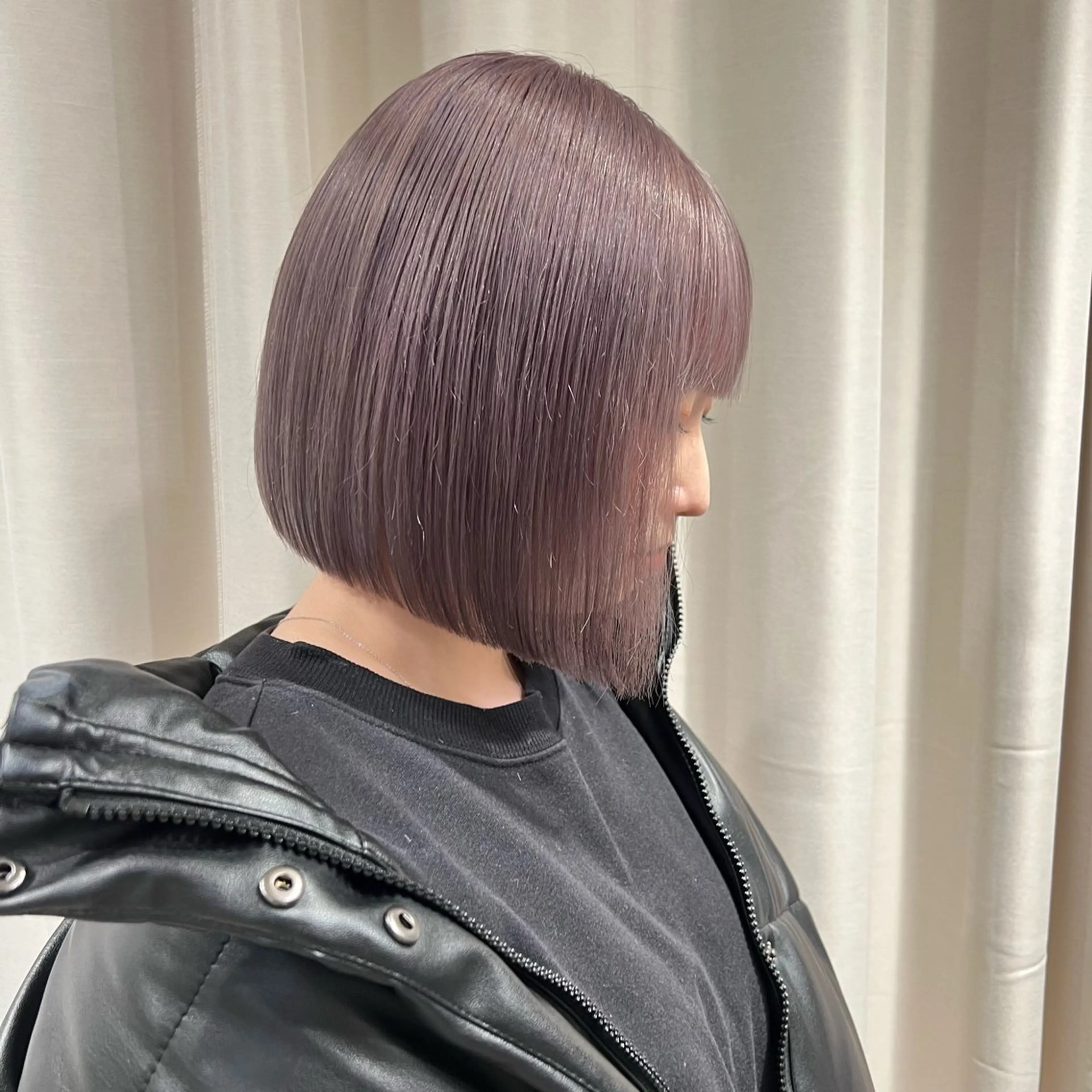 ショート カラー グレージュ ラベンダーカラー ラベンダーグレージュ ラベンダーグレー レイヤーカット/韓国 艶カラー🪄REN.のヘアスタイル