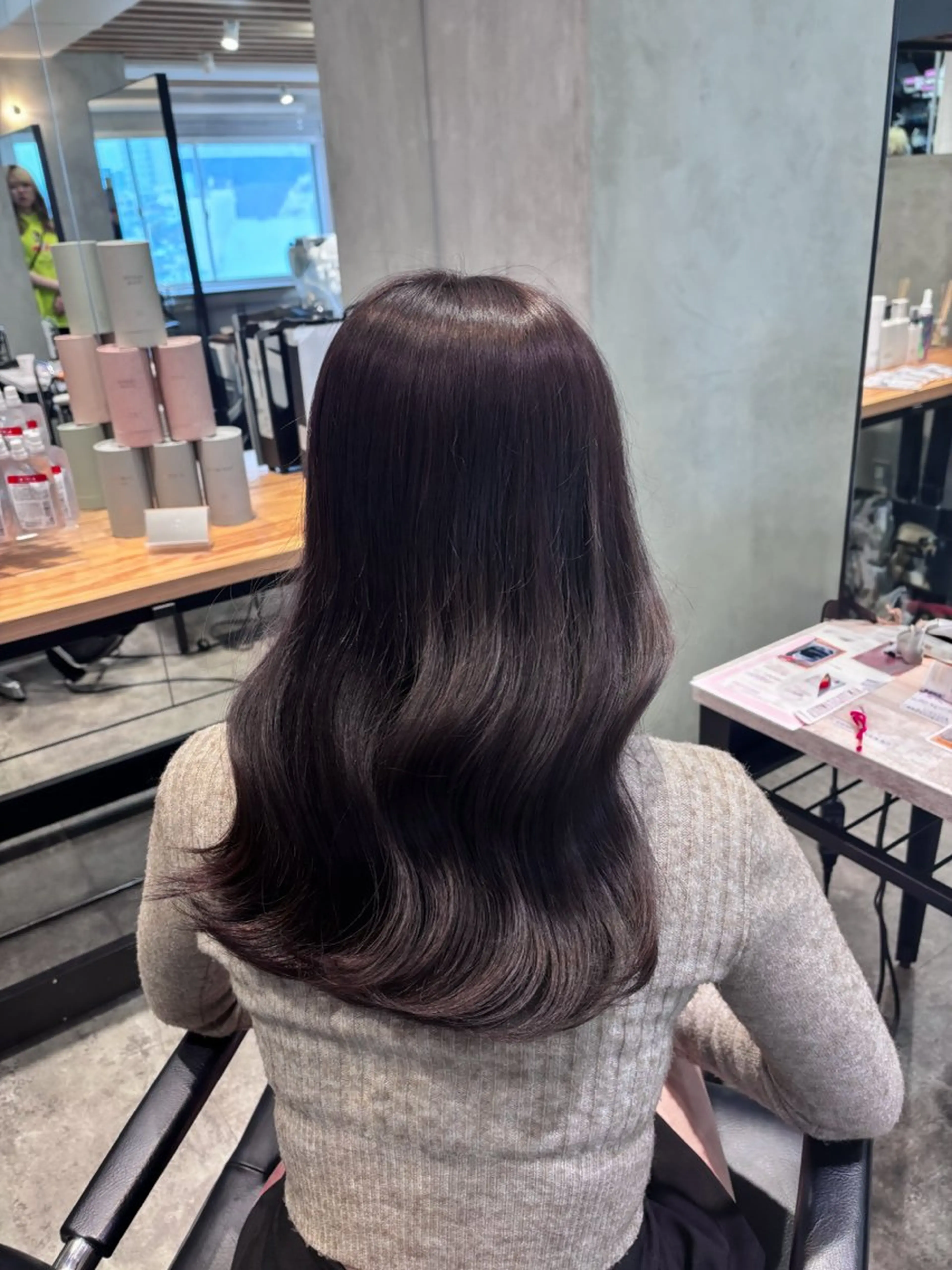 ロング カラー ヘアアレンジ グレージュ ラベンダーカラー ラベンダーグレージュ ラベンダーグレー ヘアカラー トリートメント 🥀ブリーチ× エクステ🥀あかりのヘアスタイル