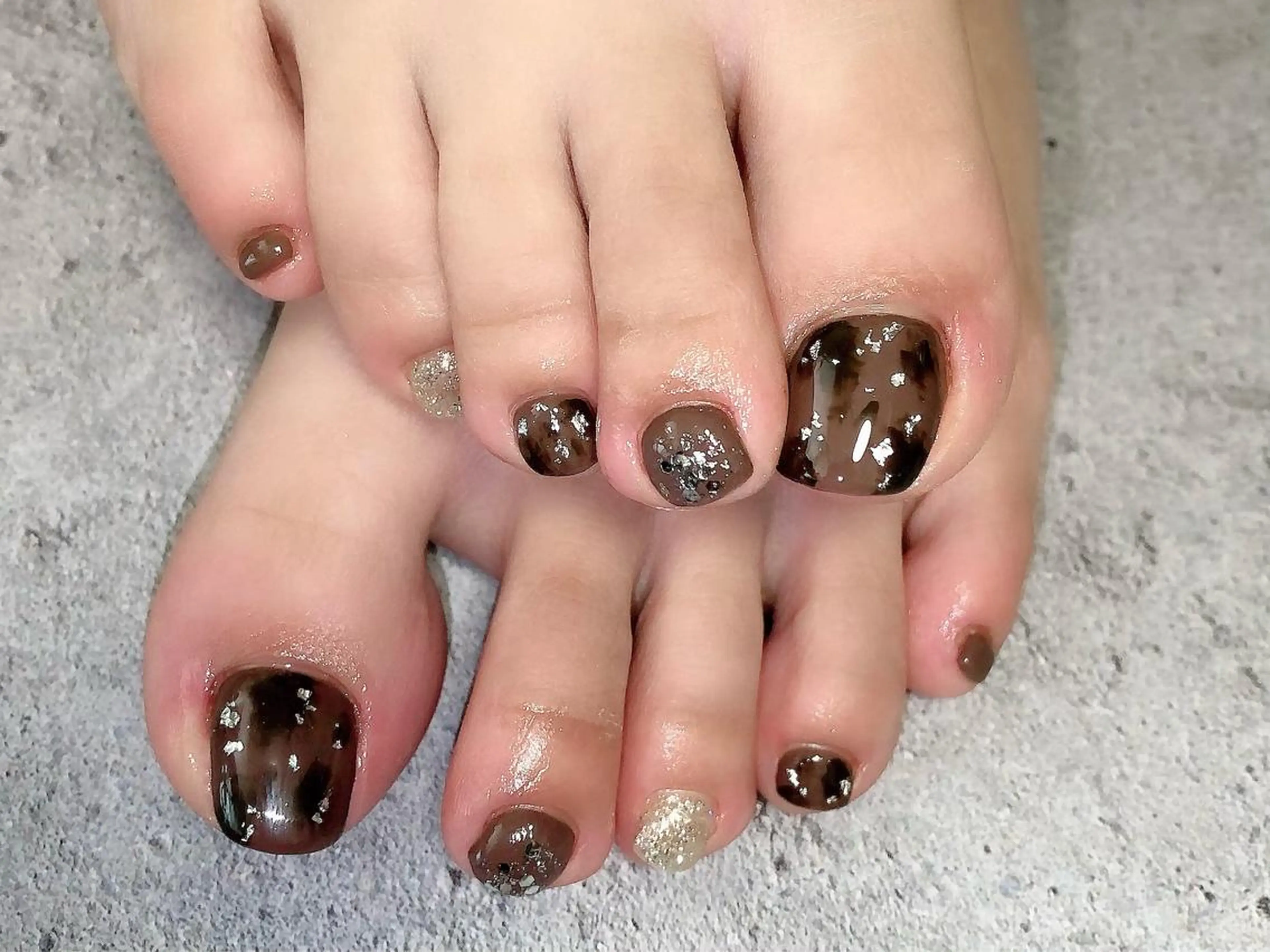 ネイル アートネイル フットネイル ラメ(グリッター) NuR 【ヌール】のネイルデザイン