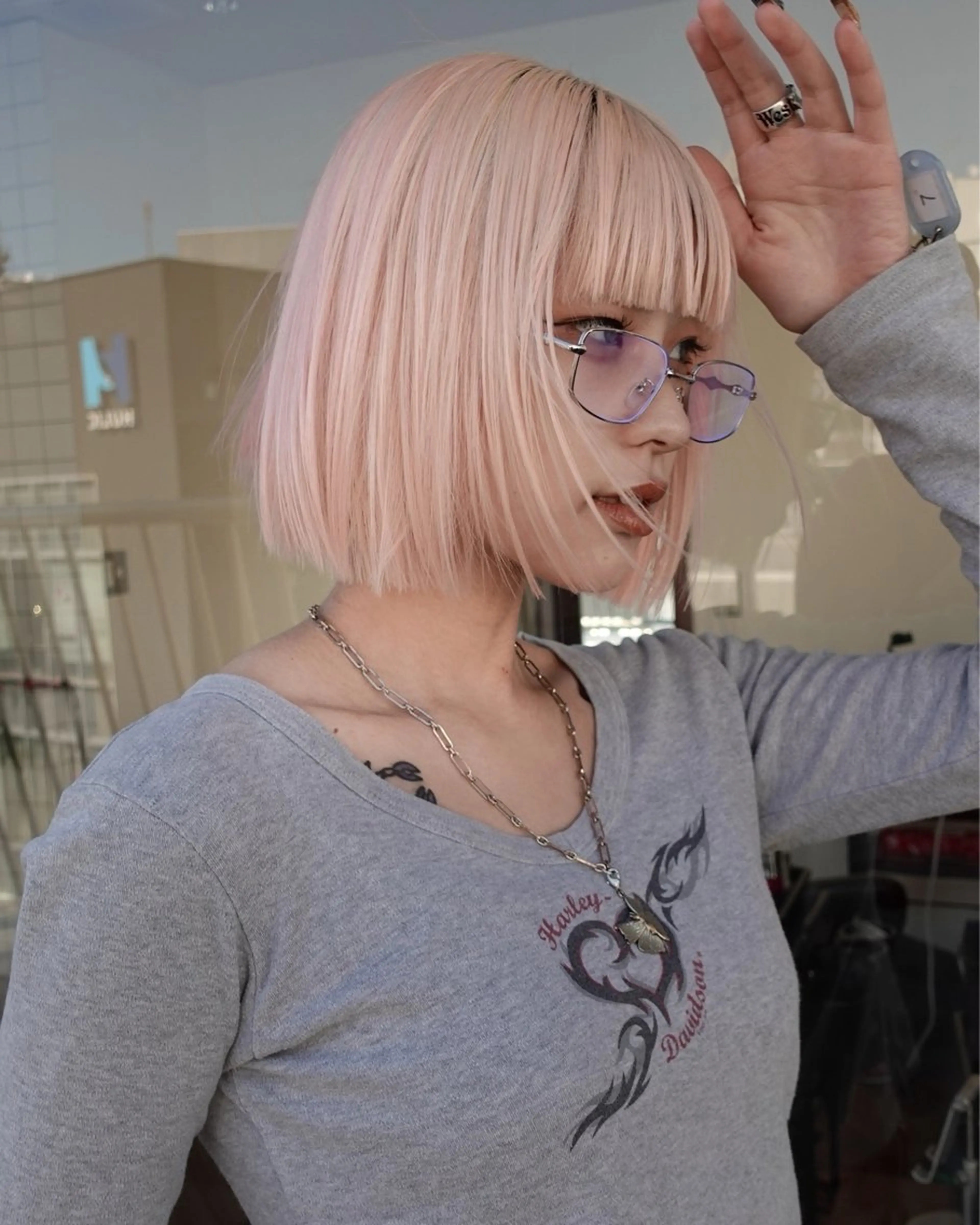 ミディアム カラー ヘアカラー トリートメント ヘアセット ニュアンスレイヤー ハイトーンカラーのヘアスタイル