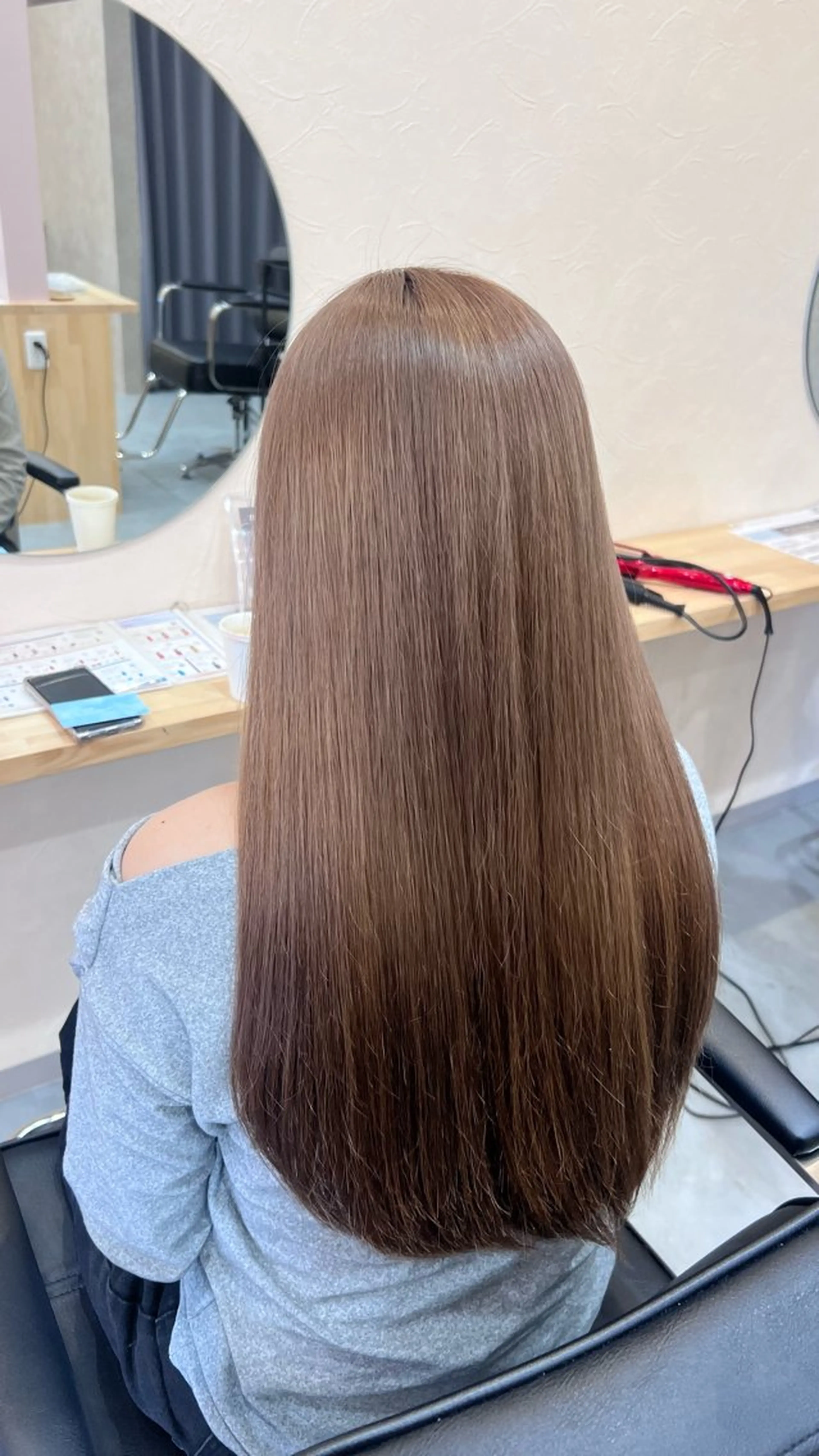 セミロング カラー 🫧ケアブリーチ🫧 ✨艶カラーのヘアスタイル