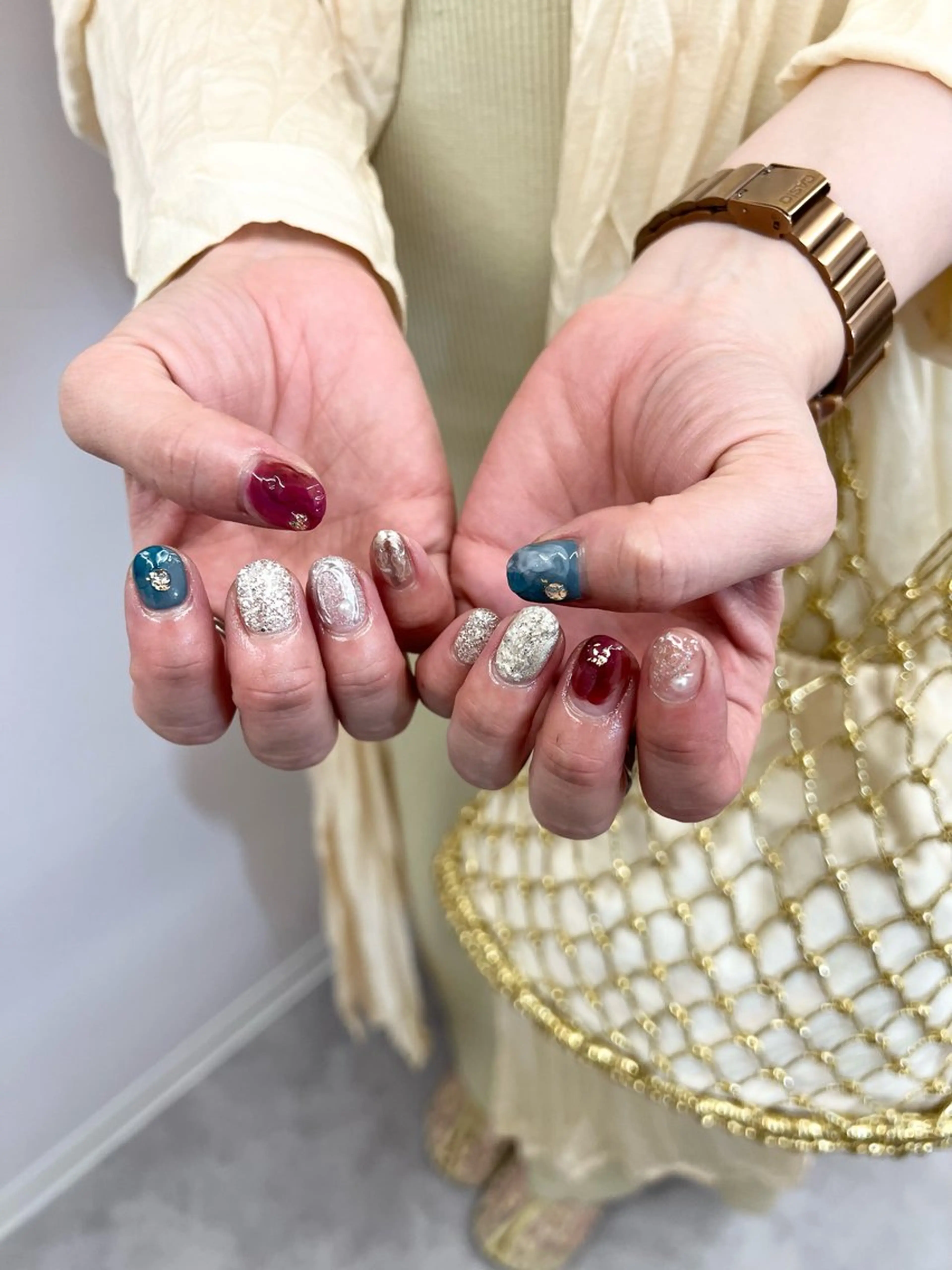 ネイル ジェルネイル ゴールド キラキラネイル マグネットネイル ニュアンスネイル ハンドネイル ハンドケア Bana_ Nailのネイルデザイン