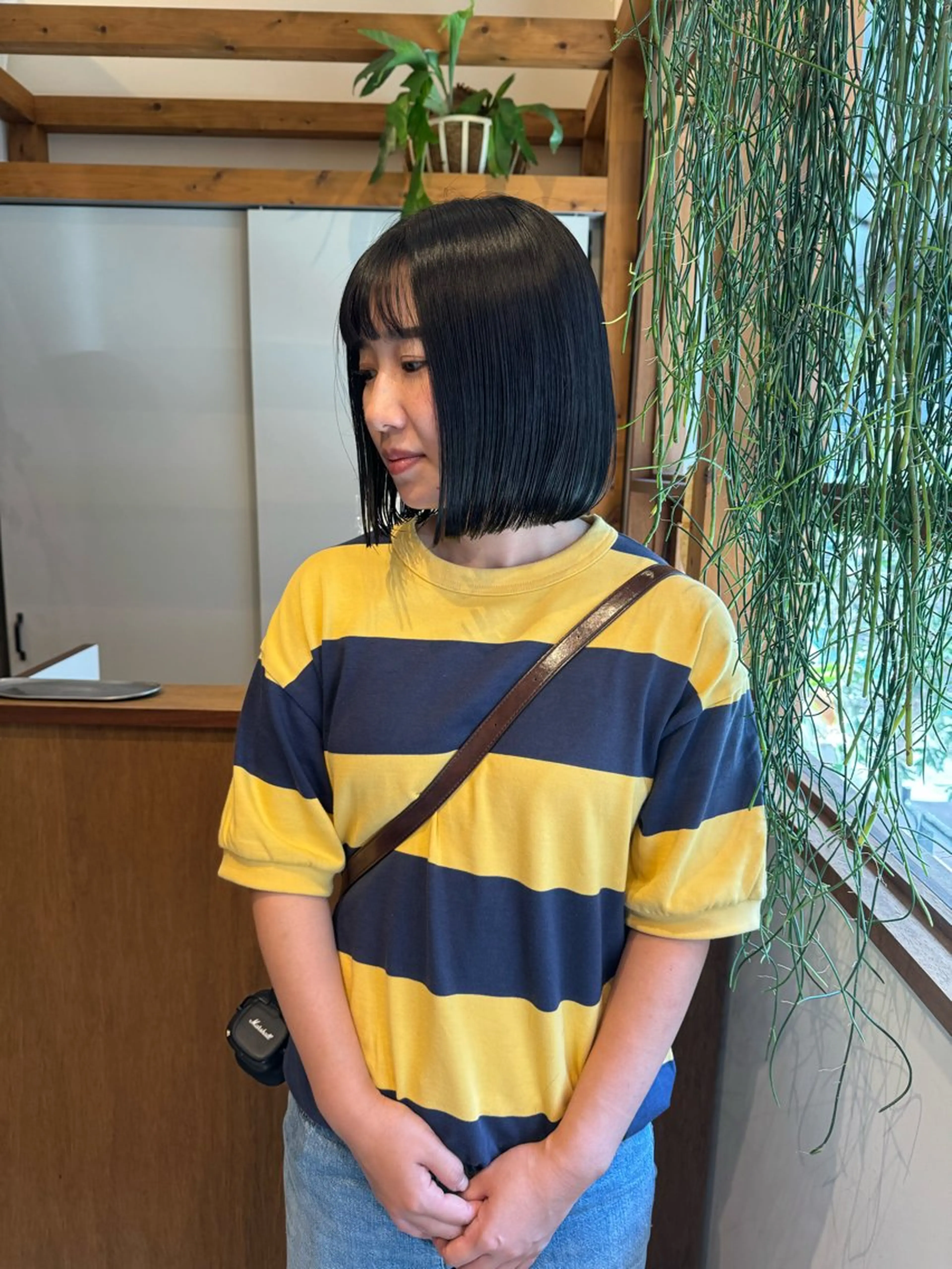 ミディアム カット ENIF 大島 芽生のヘアスタイル