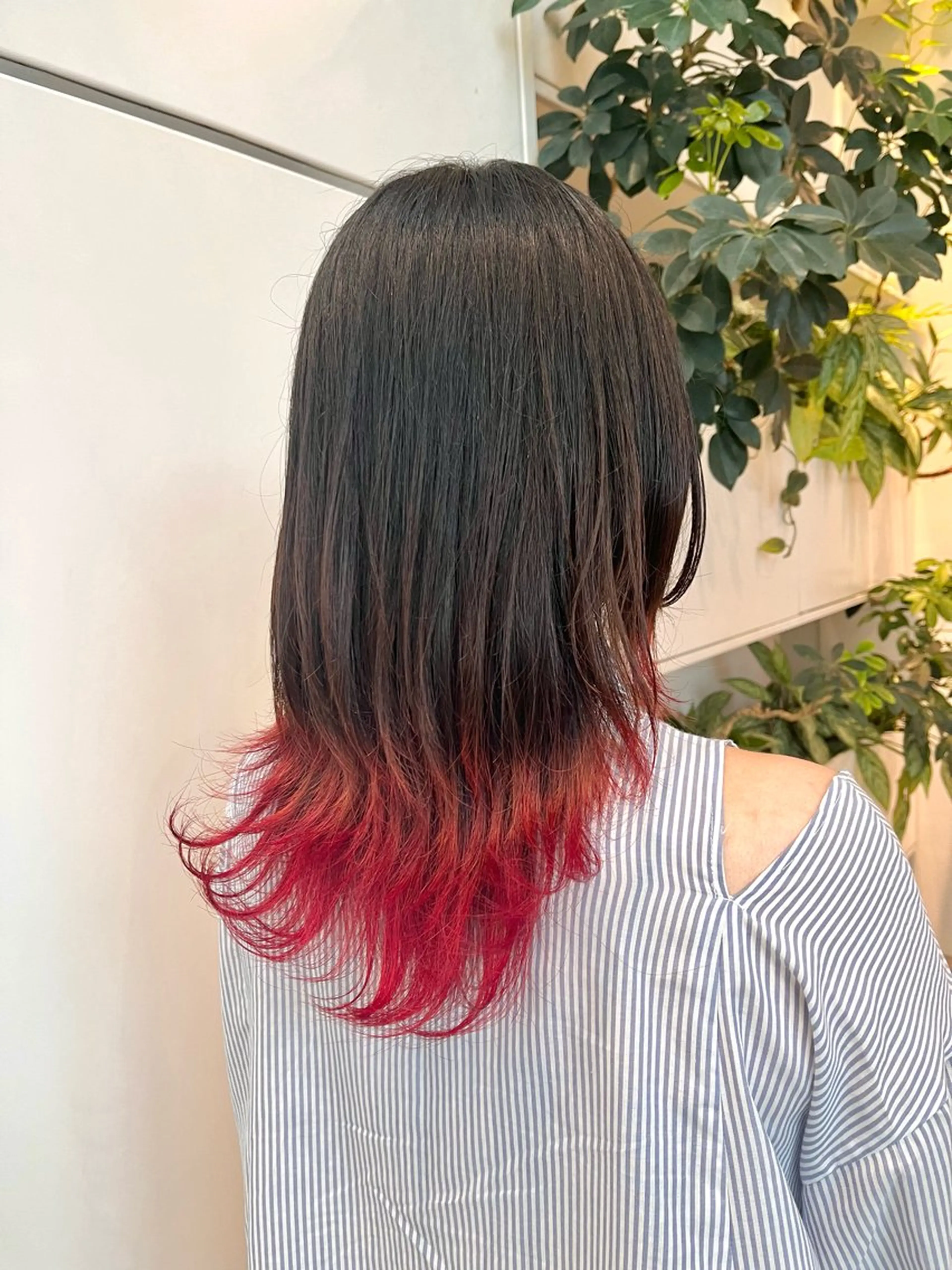 セミロング カラー グラデーションカラー レッドカラー ヘアカラー トリートメント くさかみさき🌼暖色 /耳つぼ/オタク🌼のヘアスタイル