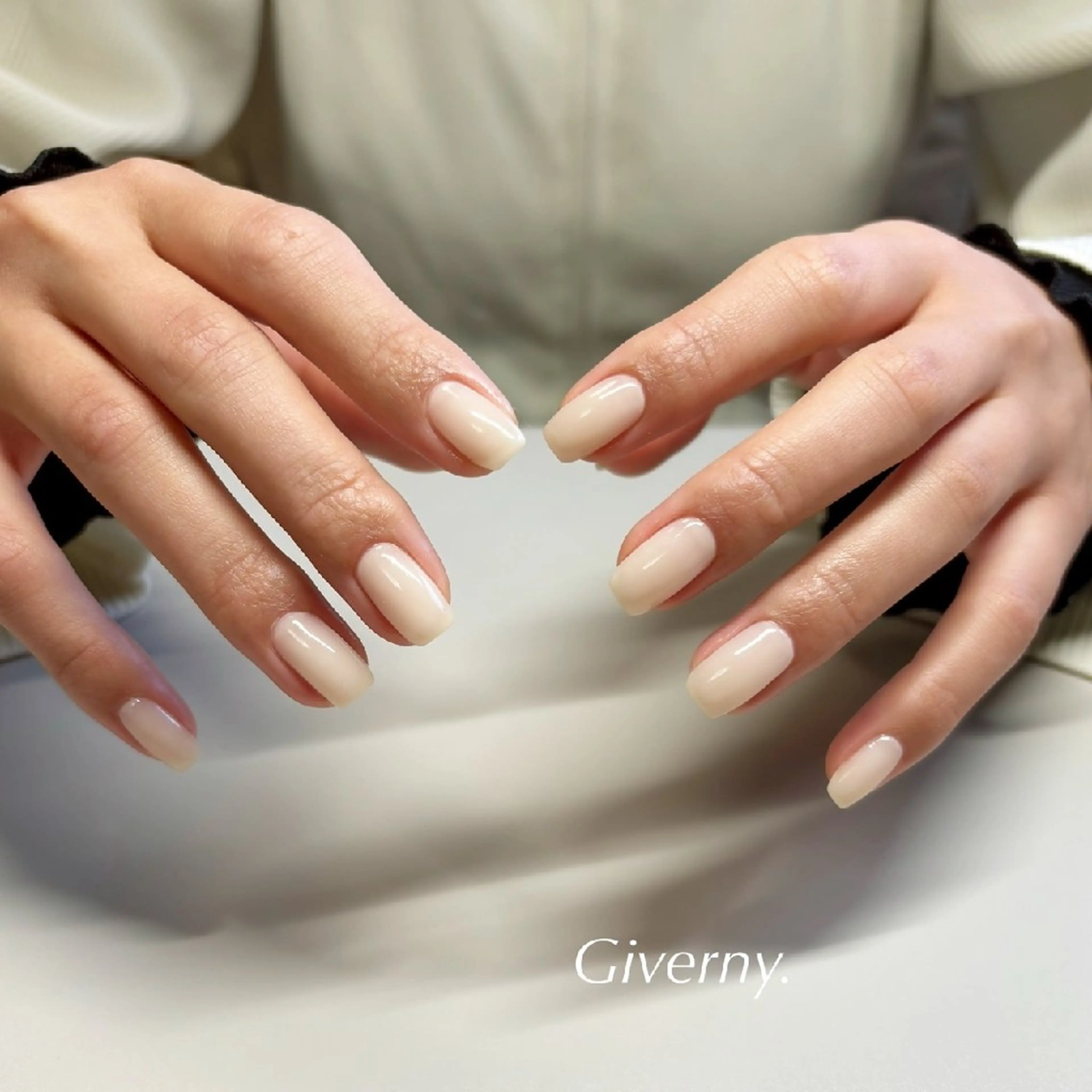 ネイル オフィスネイル ワンカラーネイル シンプルネイル ハンドネイル Giverny .のネイルデザイン