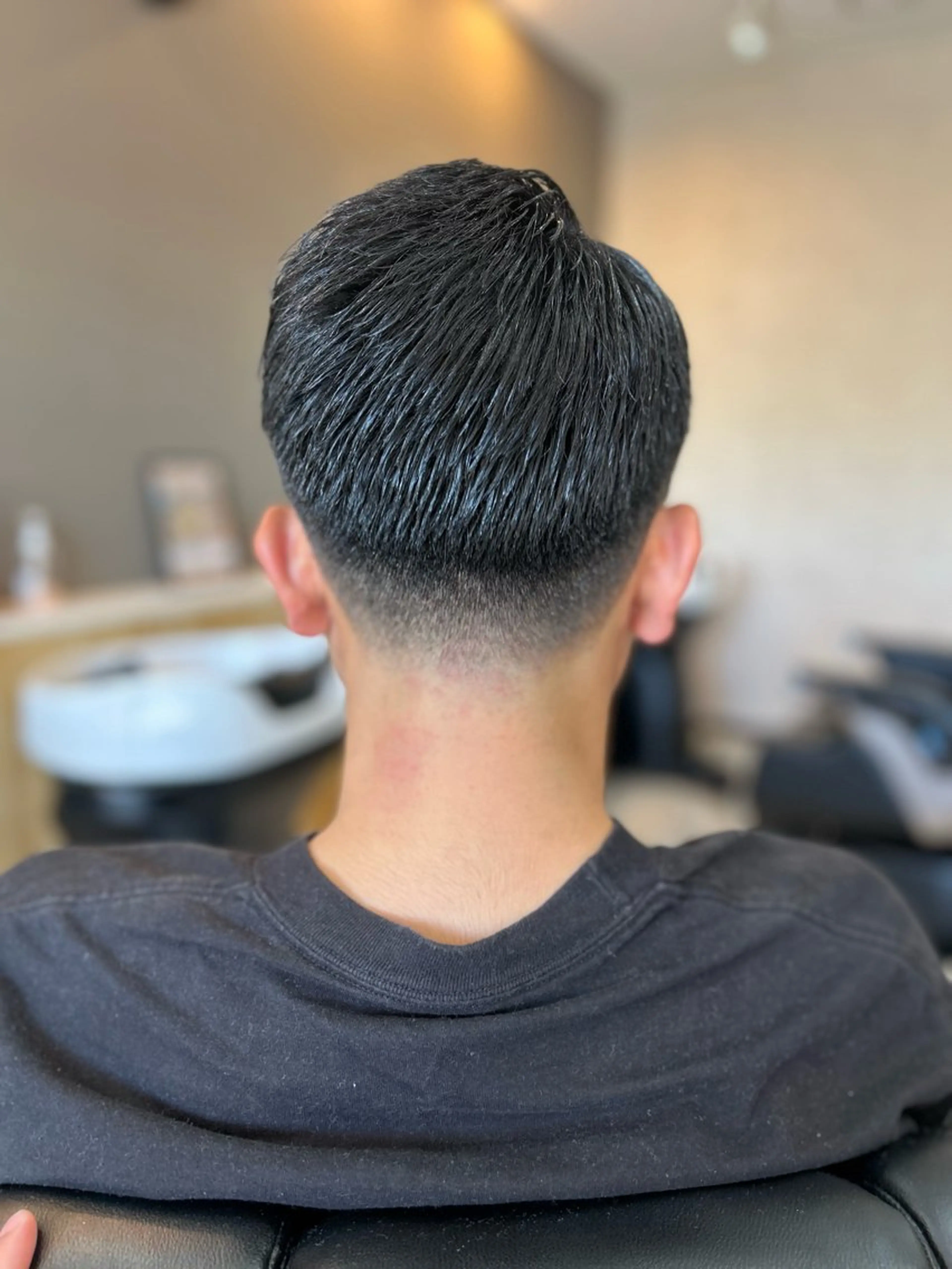 ミディアム メンズ カット THEBARBER TEN所属・伊禮 海凪のヘアスタイル