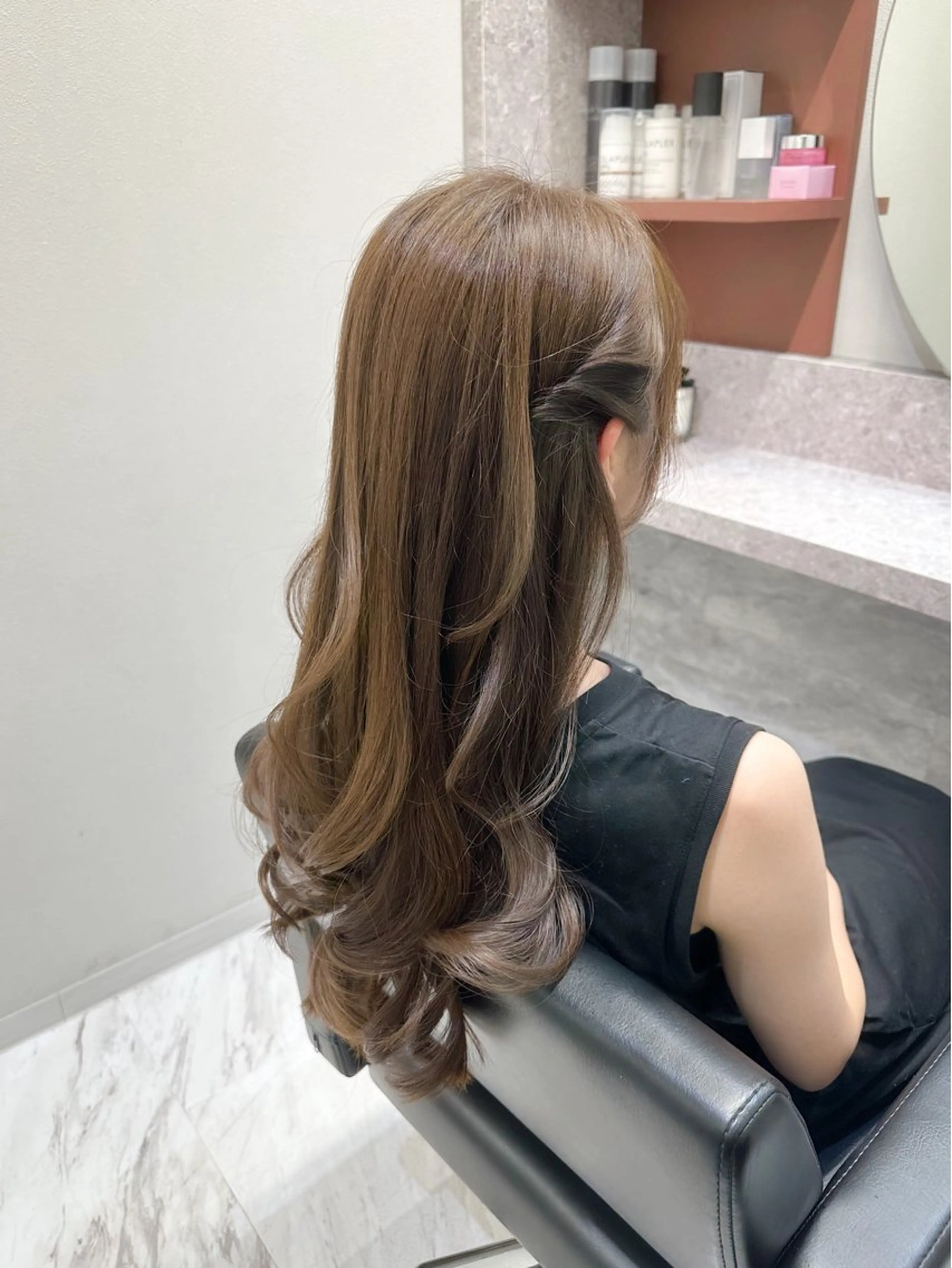 ロング カラー ヘアアレンジ autre所属・大久保 ひでなりのヘアスタイル