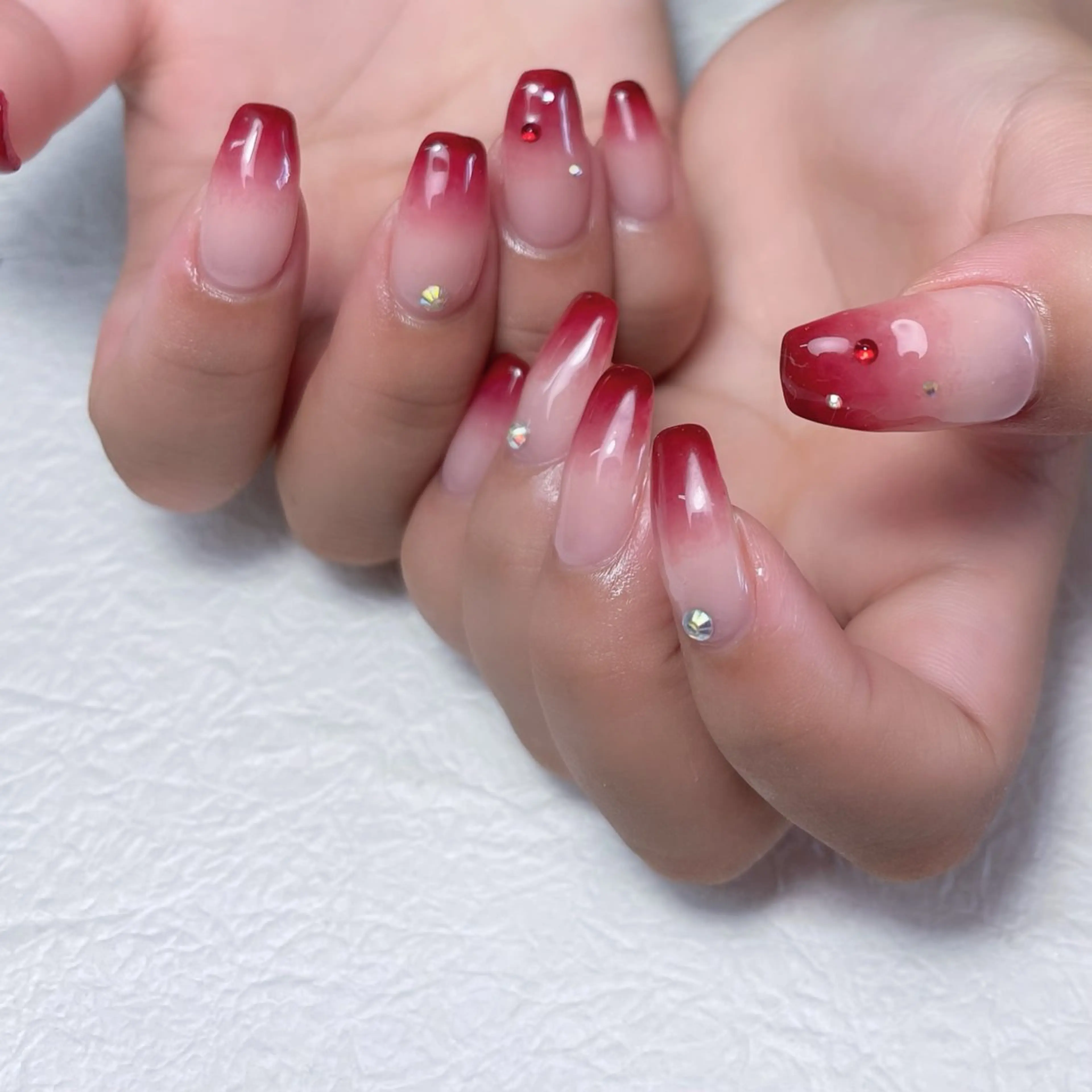 ネイル アートネイル ボルドー フットネイル ジェルネイル グラデーション ハンドネイル Y nail なんば堀江店のネイルデザイン