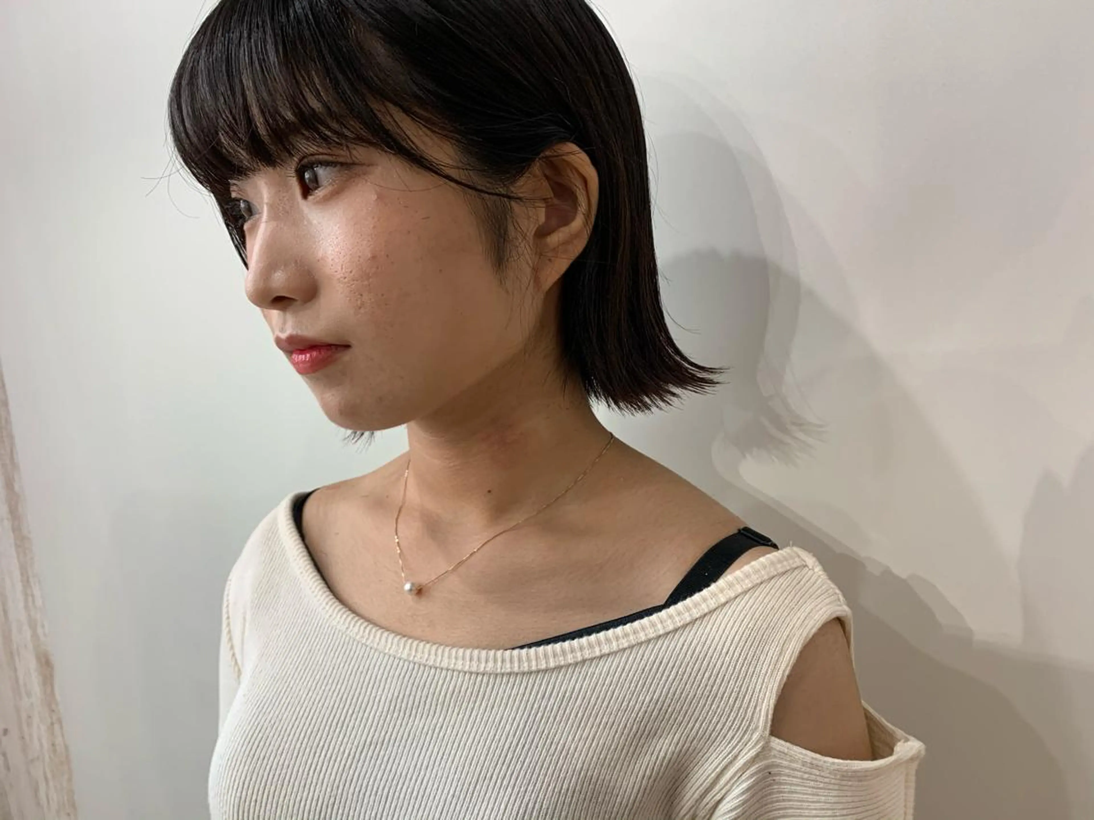 ショート 切りっぱなしボブ ボブ ハイトーンカラー RYUのヘアスタイル