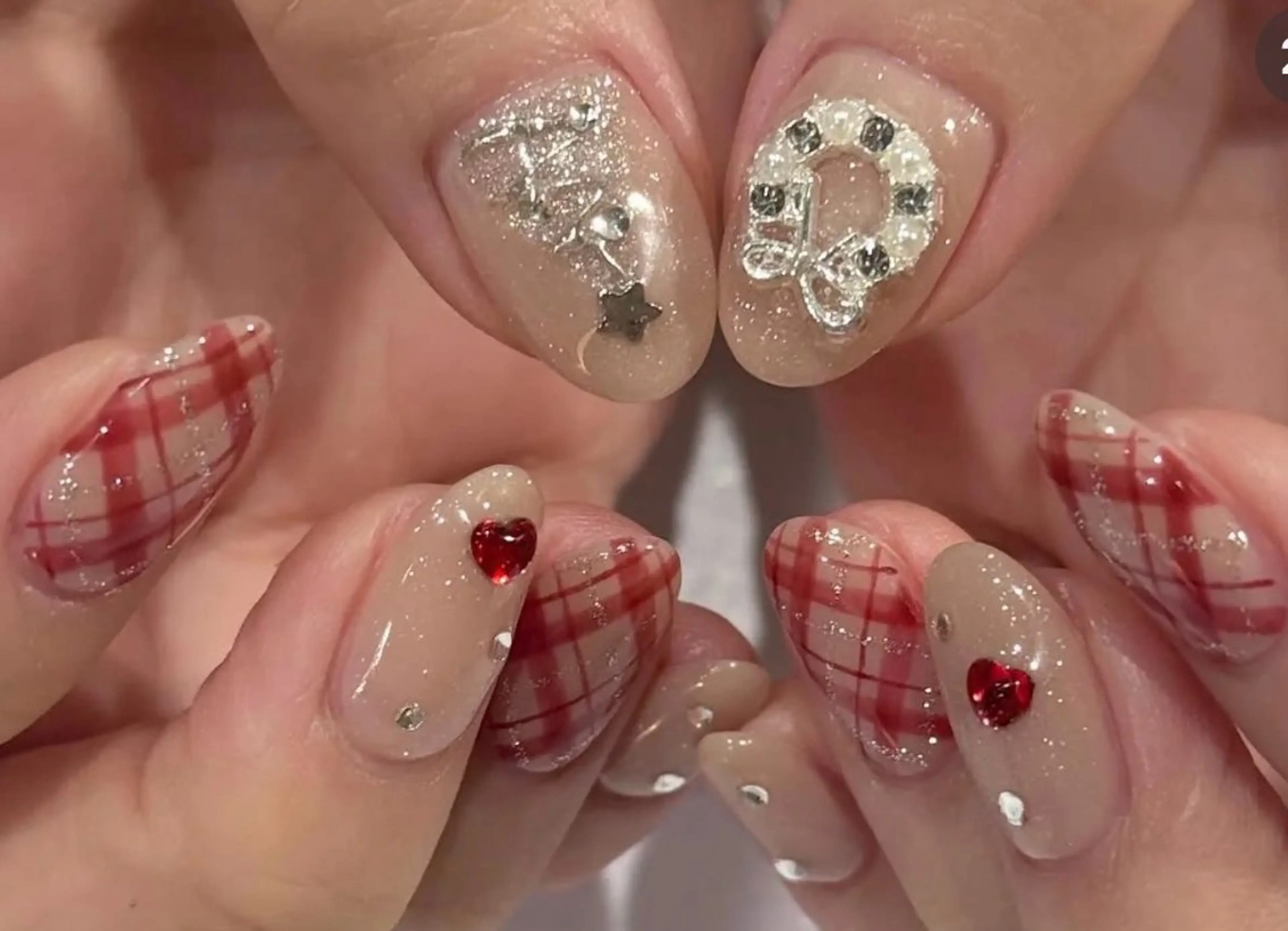 ネイル ハンドネイル NiNa ビューティーサロン所属・Ni Naのネイルデザイン