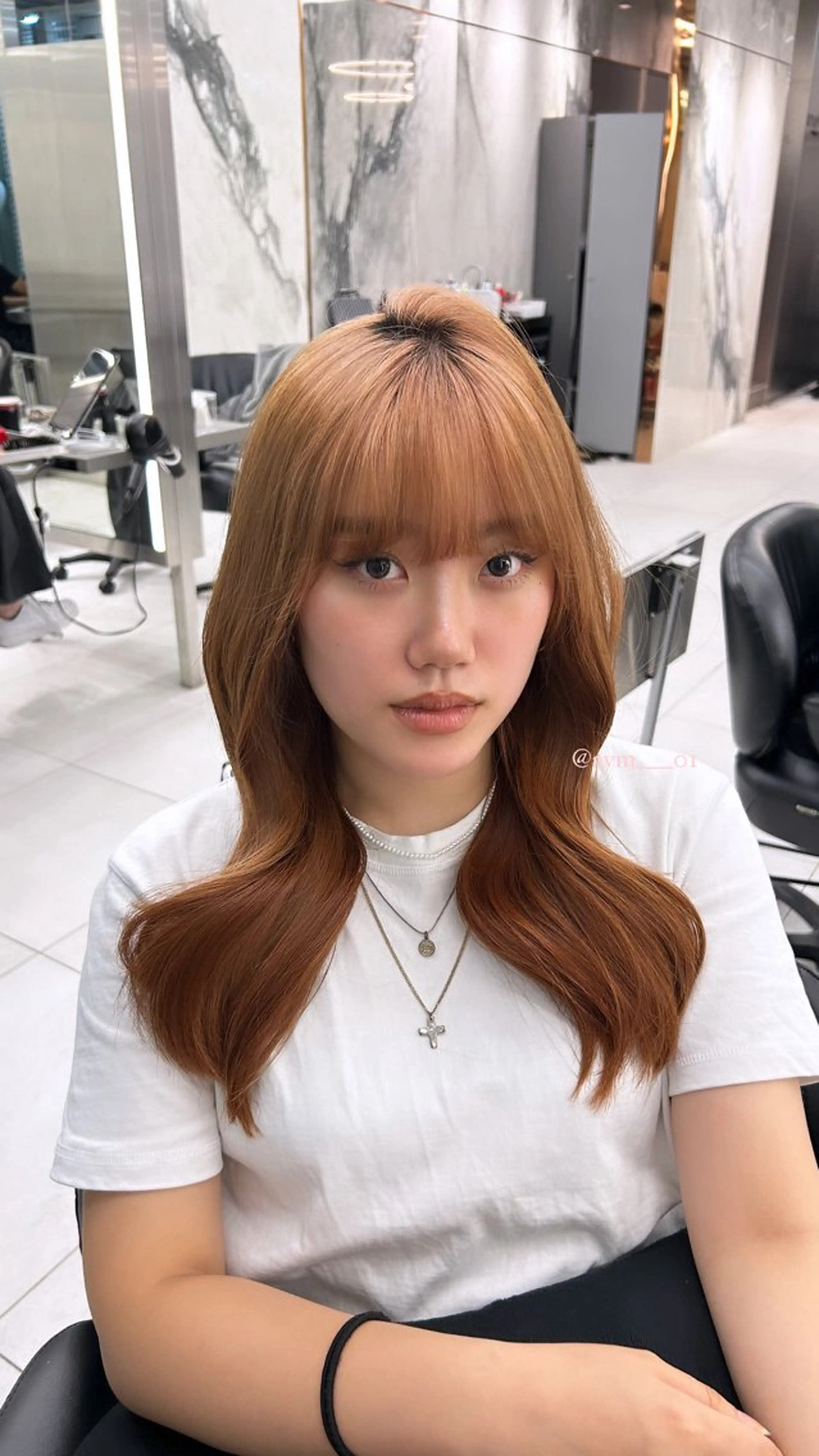 セミロング 韓国ヘア AYUMIのヘアスタイル
