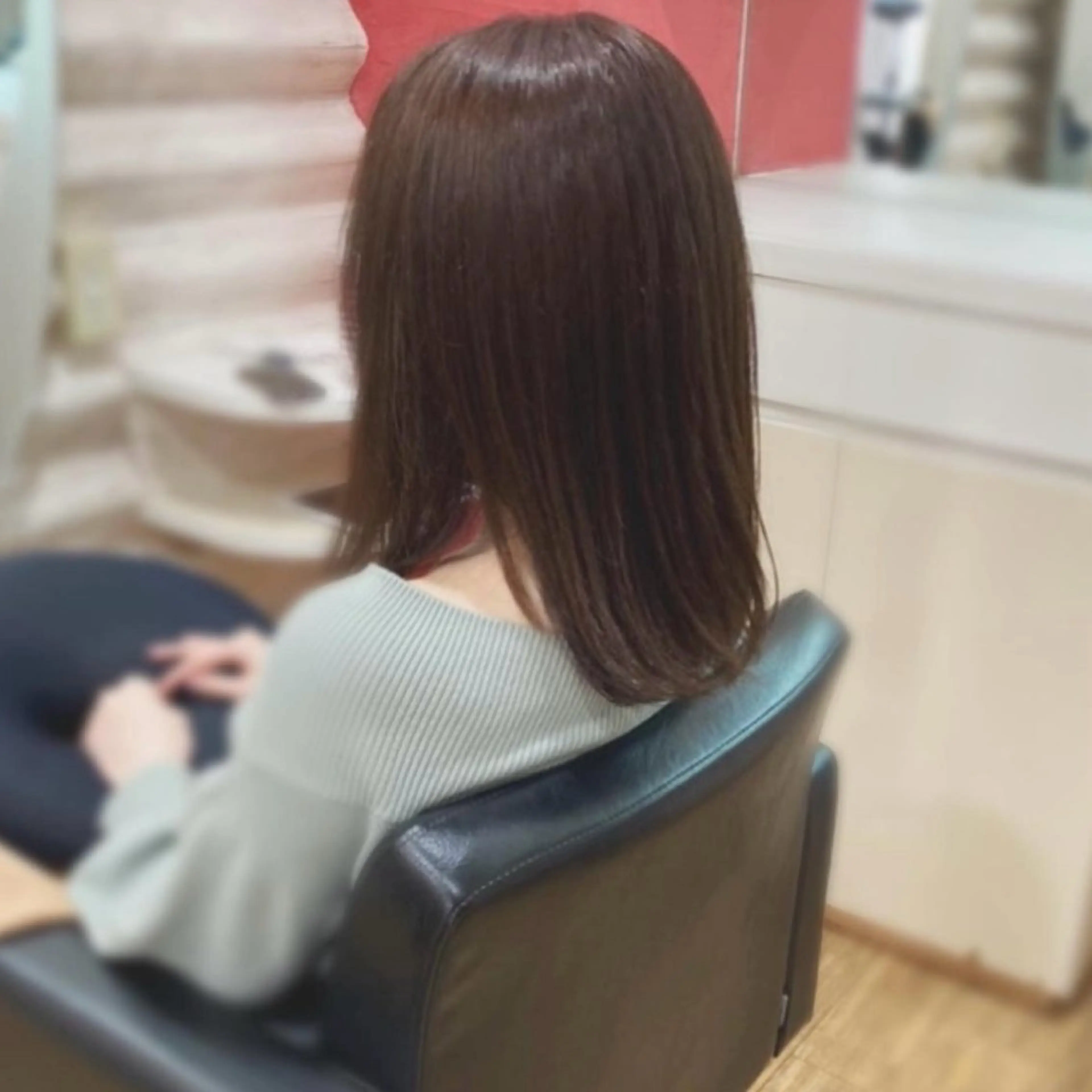セミロング カラー 髪質改善 トリートメント まとまる軽さカット× トリートメント特化店のヘアスタイル