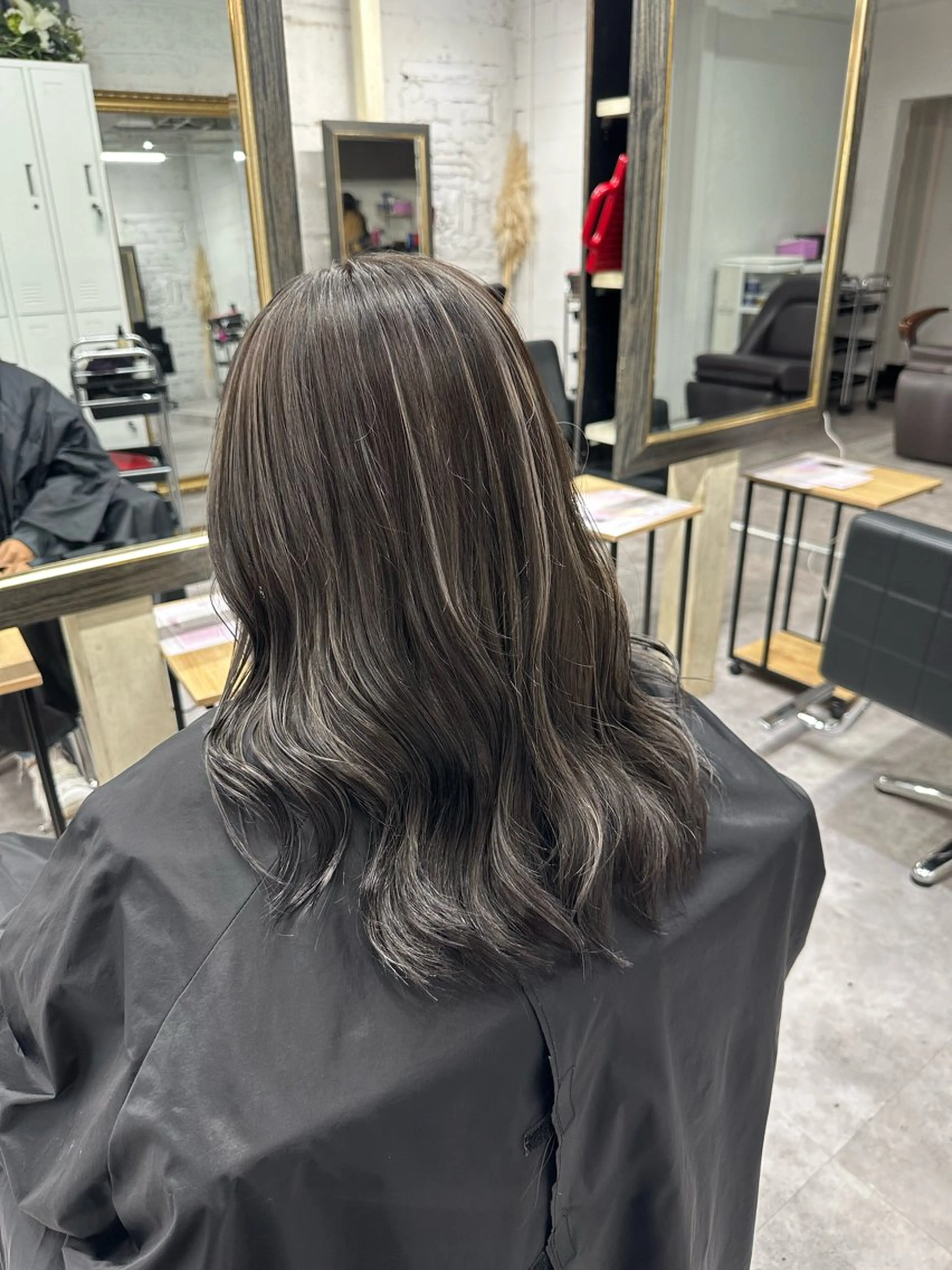 セミロング カラー ヘアアレンジ カット ヘアカラー トリートメント 久米 治仁のヘアスタイル