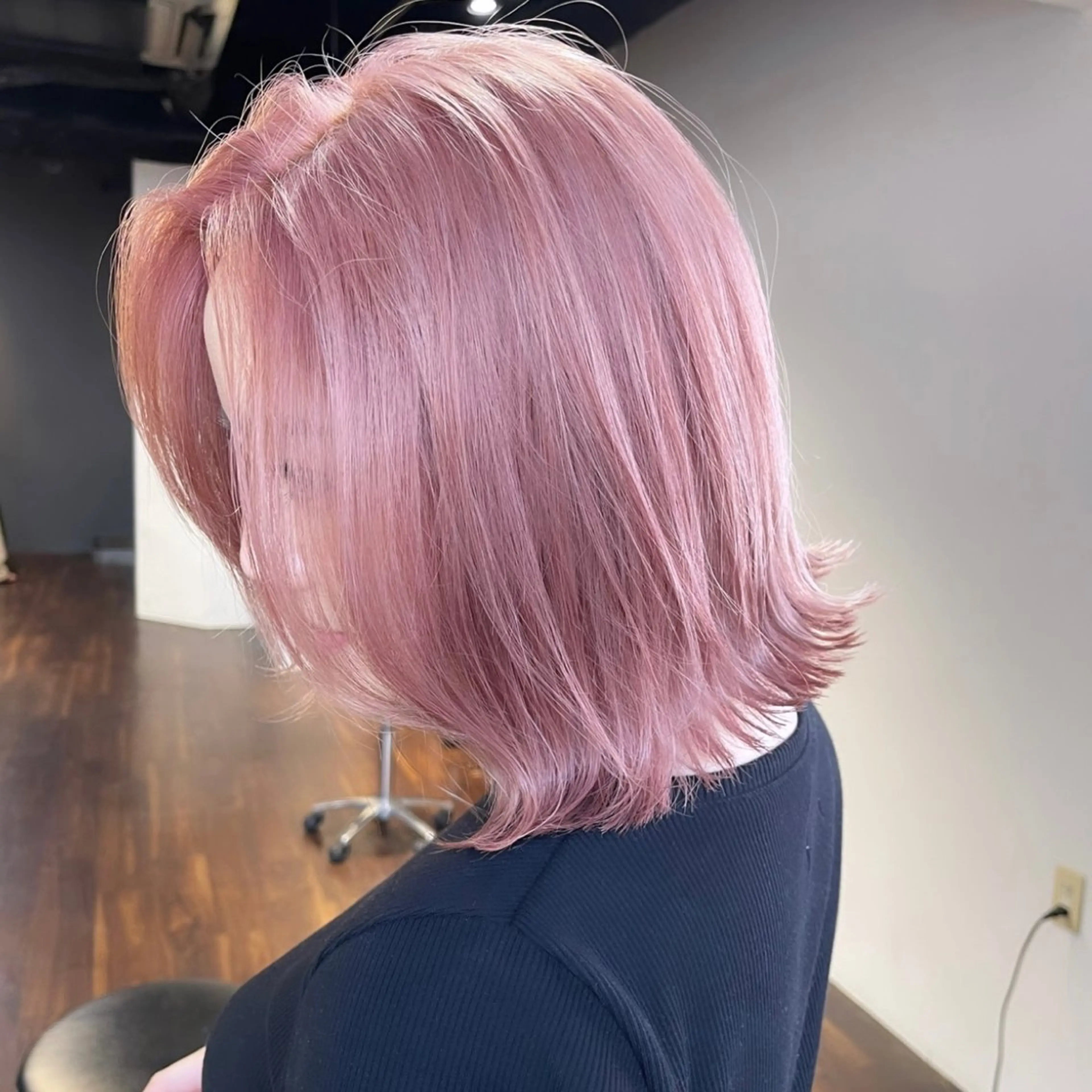ショート カラー ベージュカラー デザインカラー ダブルカラー ハイトーンカラー イルミナカラー カット ヘアカラー トリートメント 心斎橋ダブルカラー ボブ/レイヤーのヘアスタイル