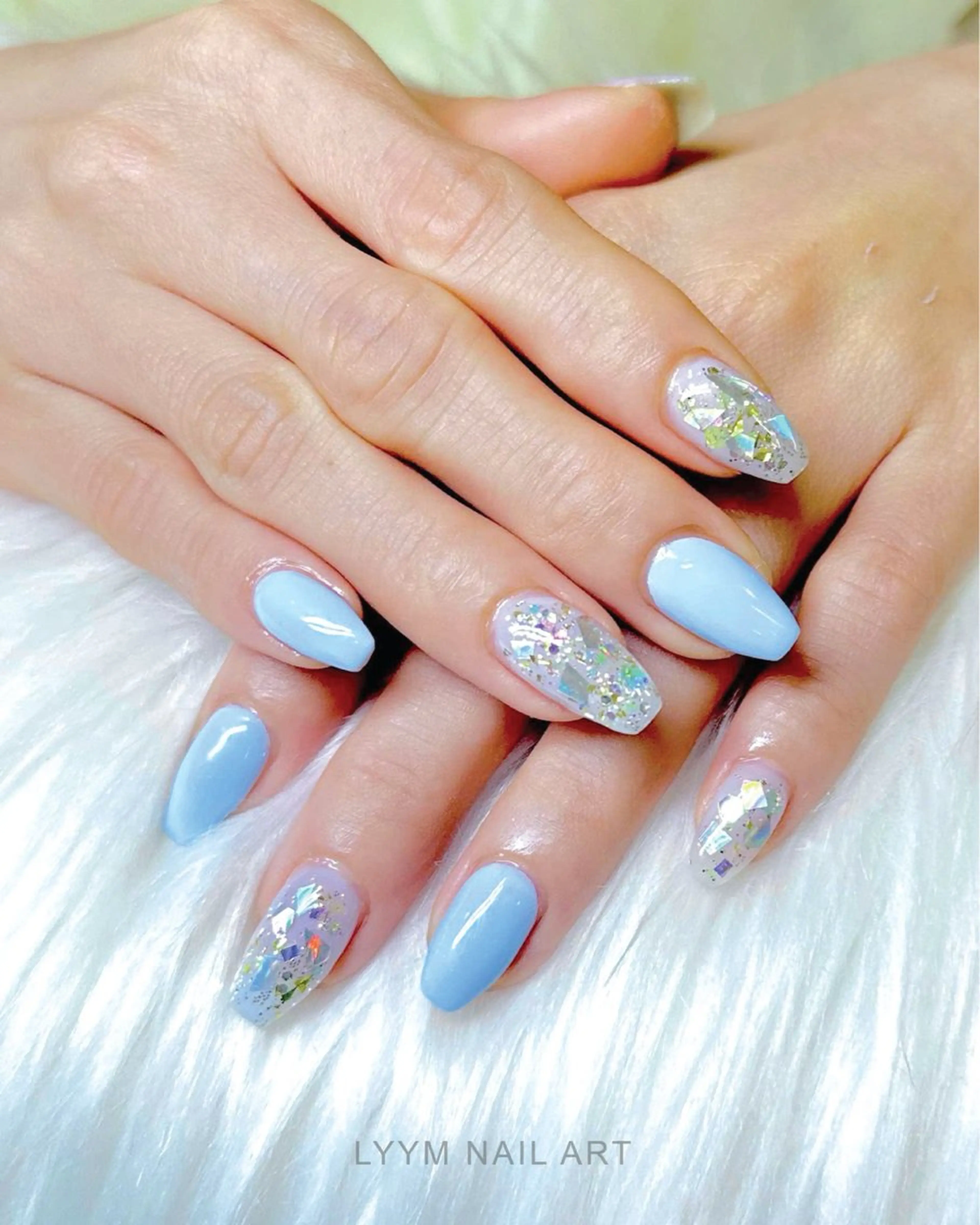 ネイル オーロラネイル ブルー キラキラネイル 韓国ネイル 夏ネイル ハンドネイル LYYM Nail Salonのネイルデザイン