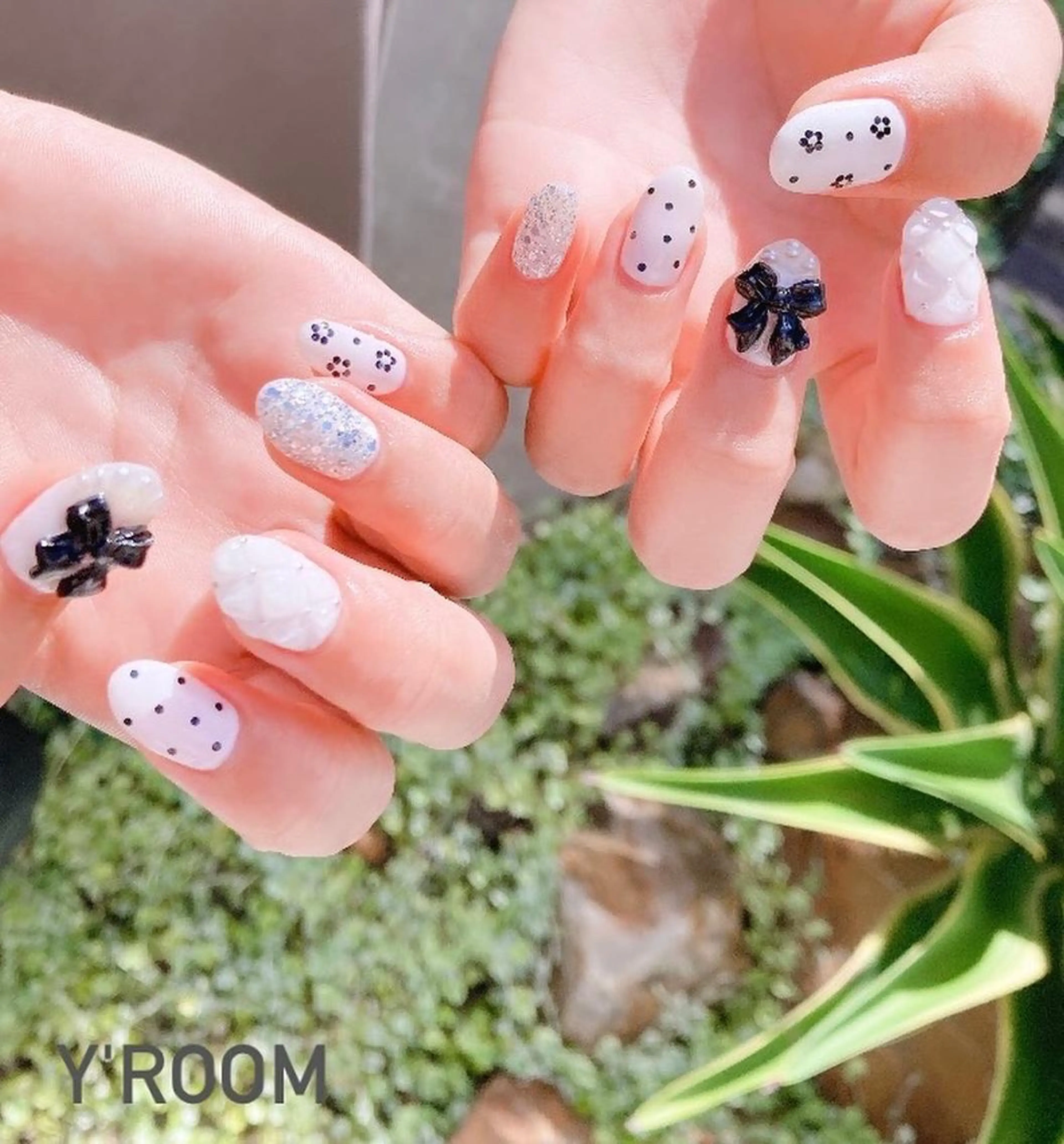 ネイル オーロラネイル フラッシュネイル フットネイル ジェルネイル 氷ネイル・うるうるネイル YUKA （ネイリスト）のネイルデザイン