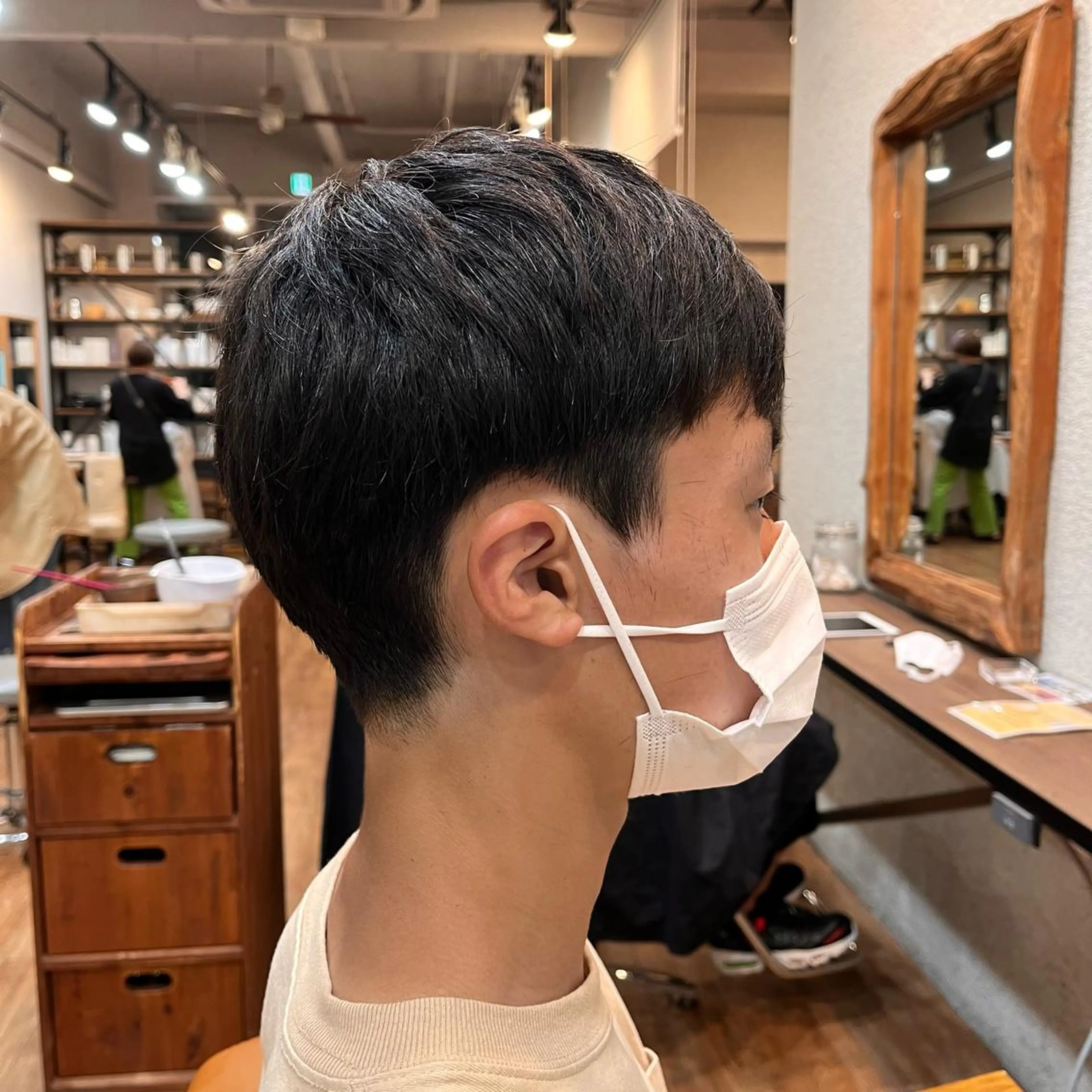 メンズ 刈り上げ よしだ しおりのヘアスタイル