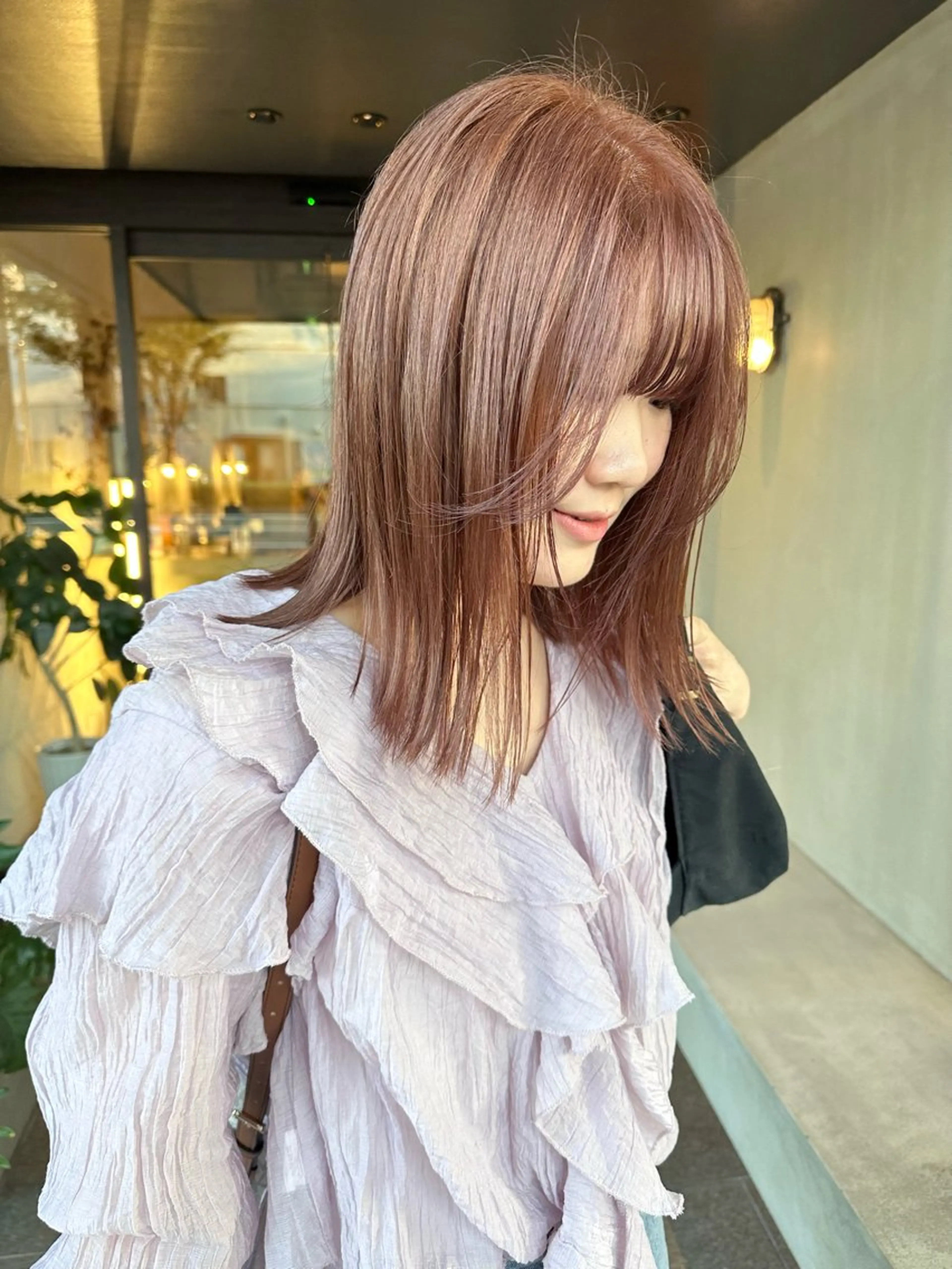 セミロング カラー ベージュカラー ブリーチ ダブルカラー ブリーチなしカラー ピンクカラー ヘアカラー 福崎 真奈のヘアスタイル