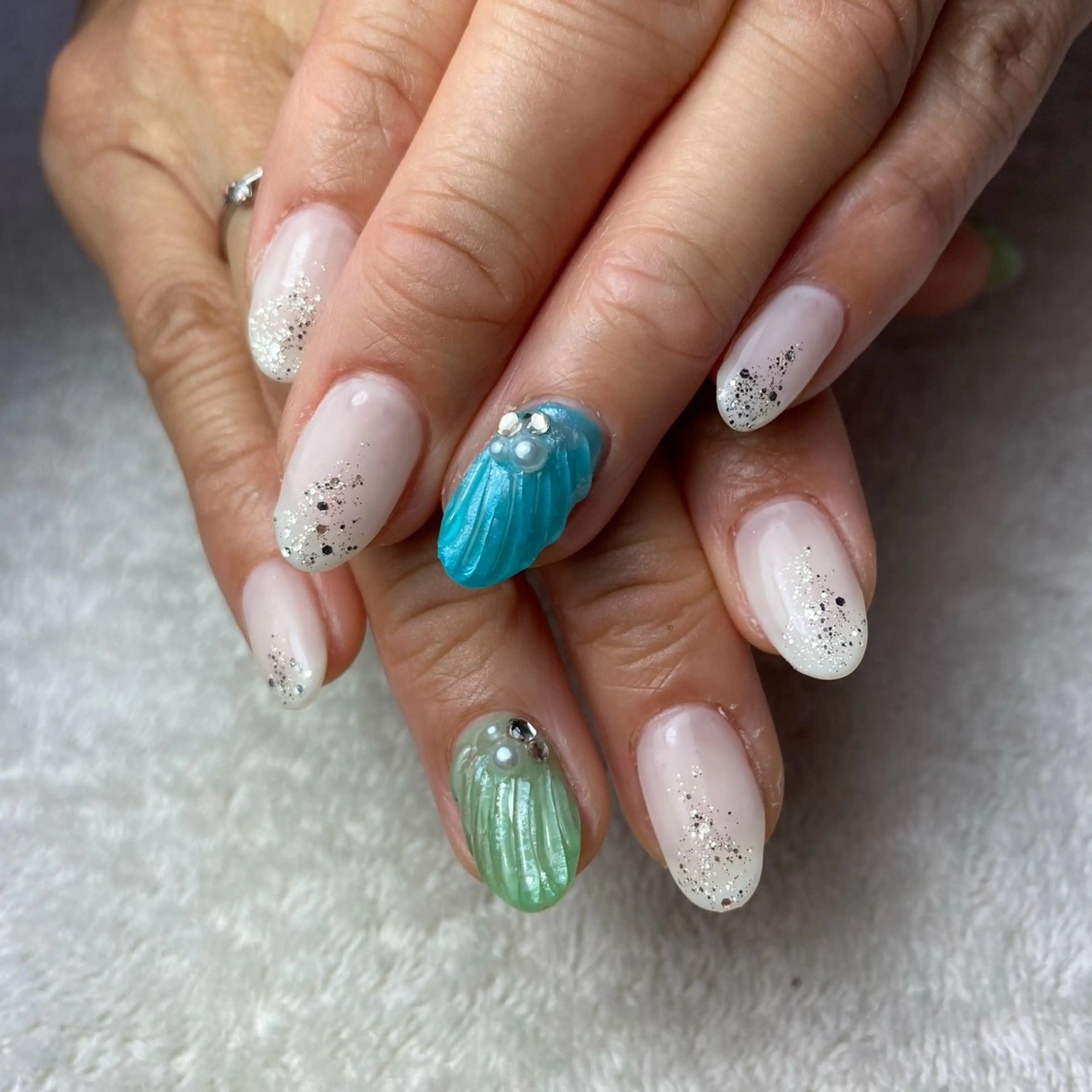 ネイル ラメ(グリッター) ハンドネイル COCO+所属・COCO +のエステ・リラクイメージ