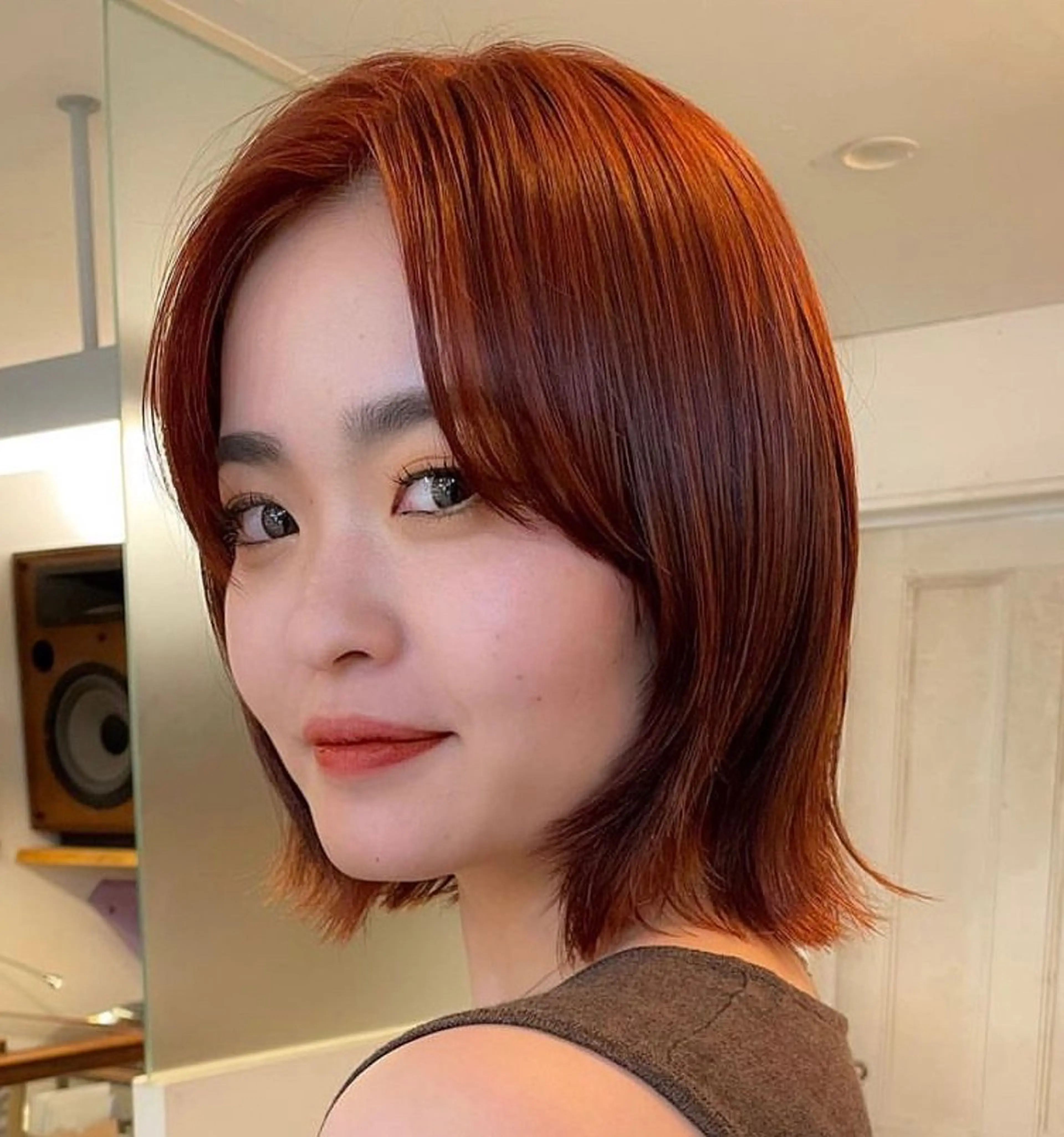 ミディアム カラー オレンジ ボブ 外ハネヘア 暖色カラー🧡 ボブ🧚‍♀️マナのヘアスタイル