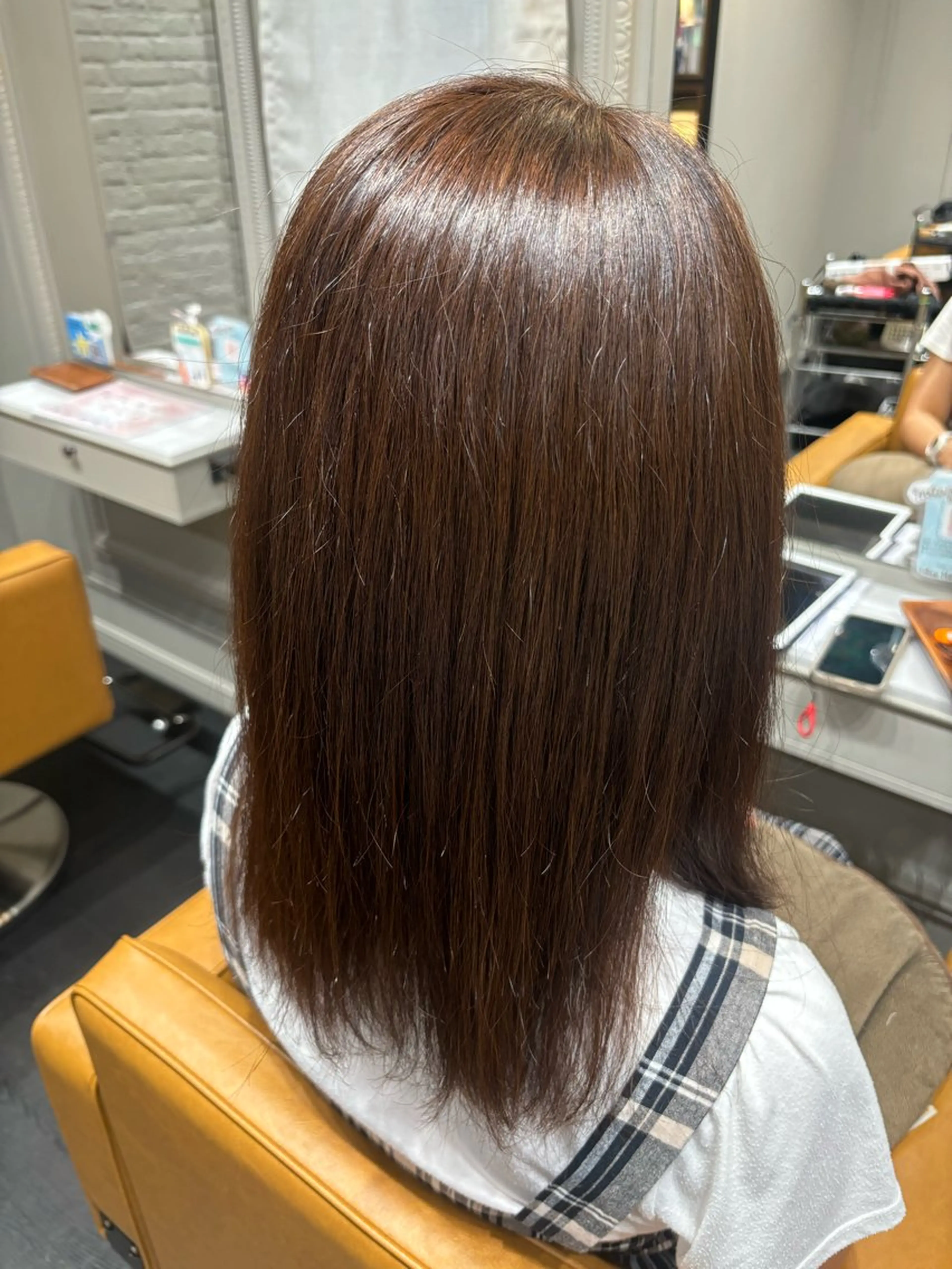 セミロング 小西 莉央のヘアスタイル