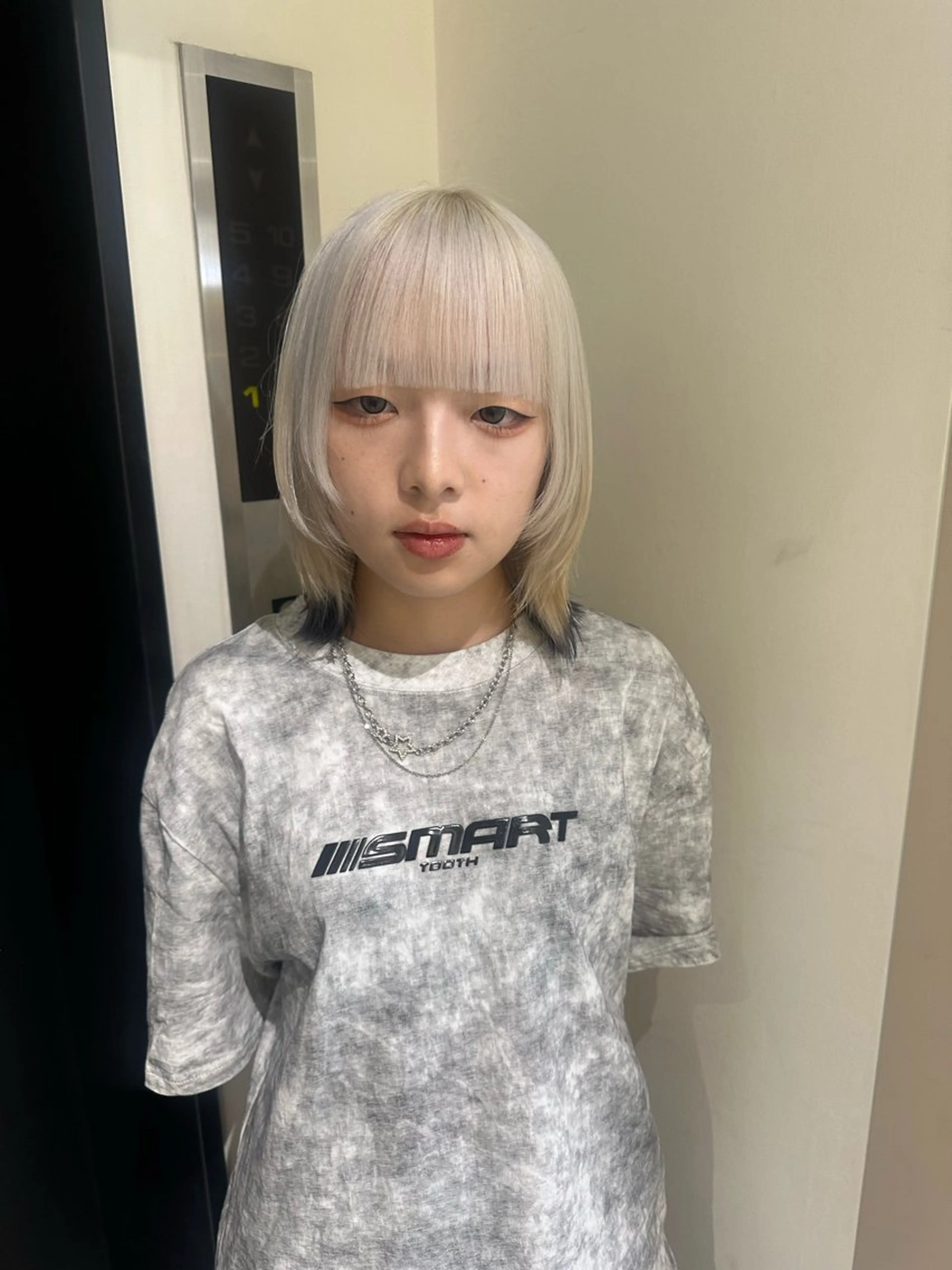 ショート カラー ヘアカラー Maria 梅田デザインカラーのヘアスタイル