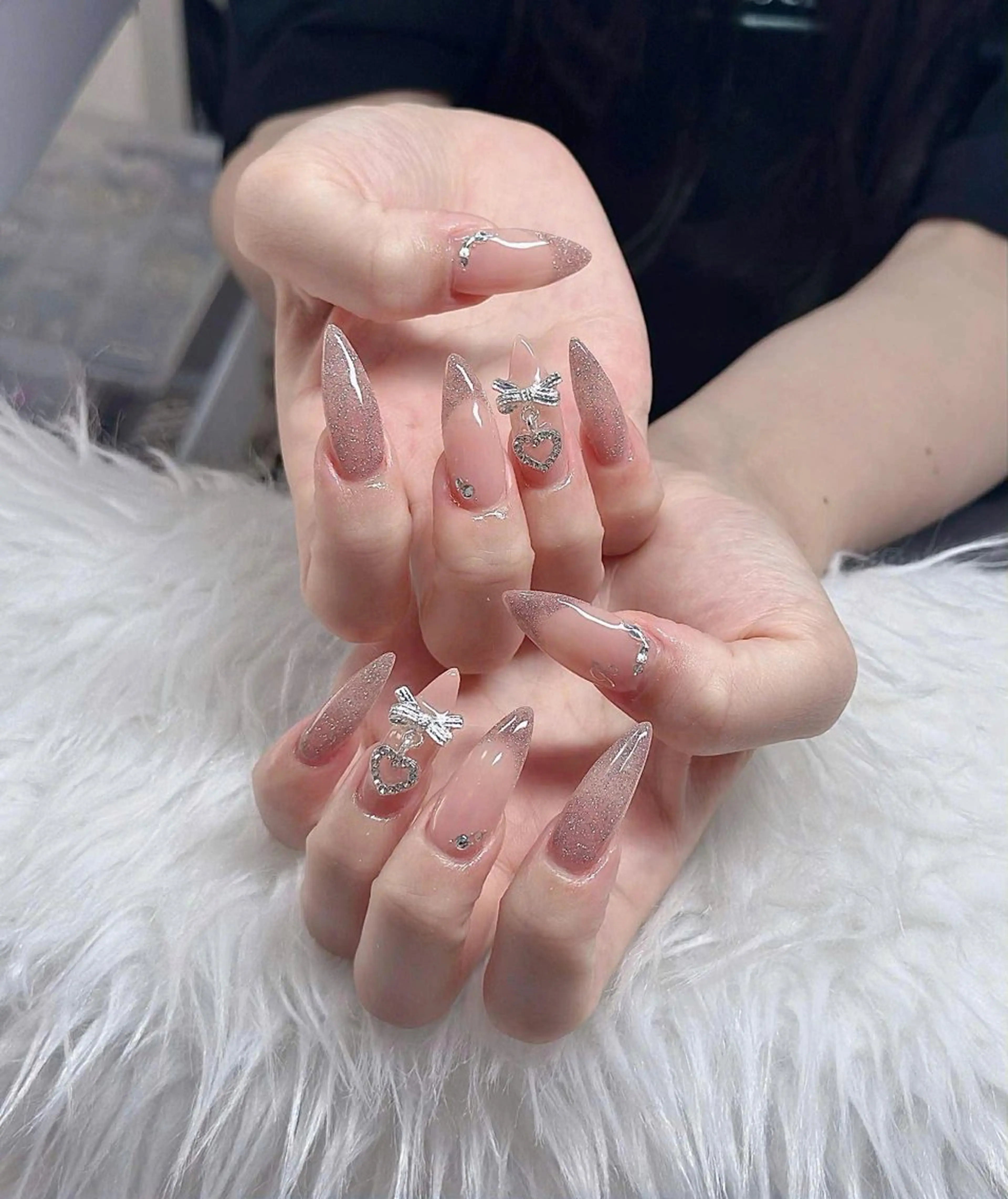 ネイル オーロラネイル フレンチネイル ジェルネイル ハロウィン キラキラネイル ハンドネイル H.baby Nail Salonのネイルデザイン