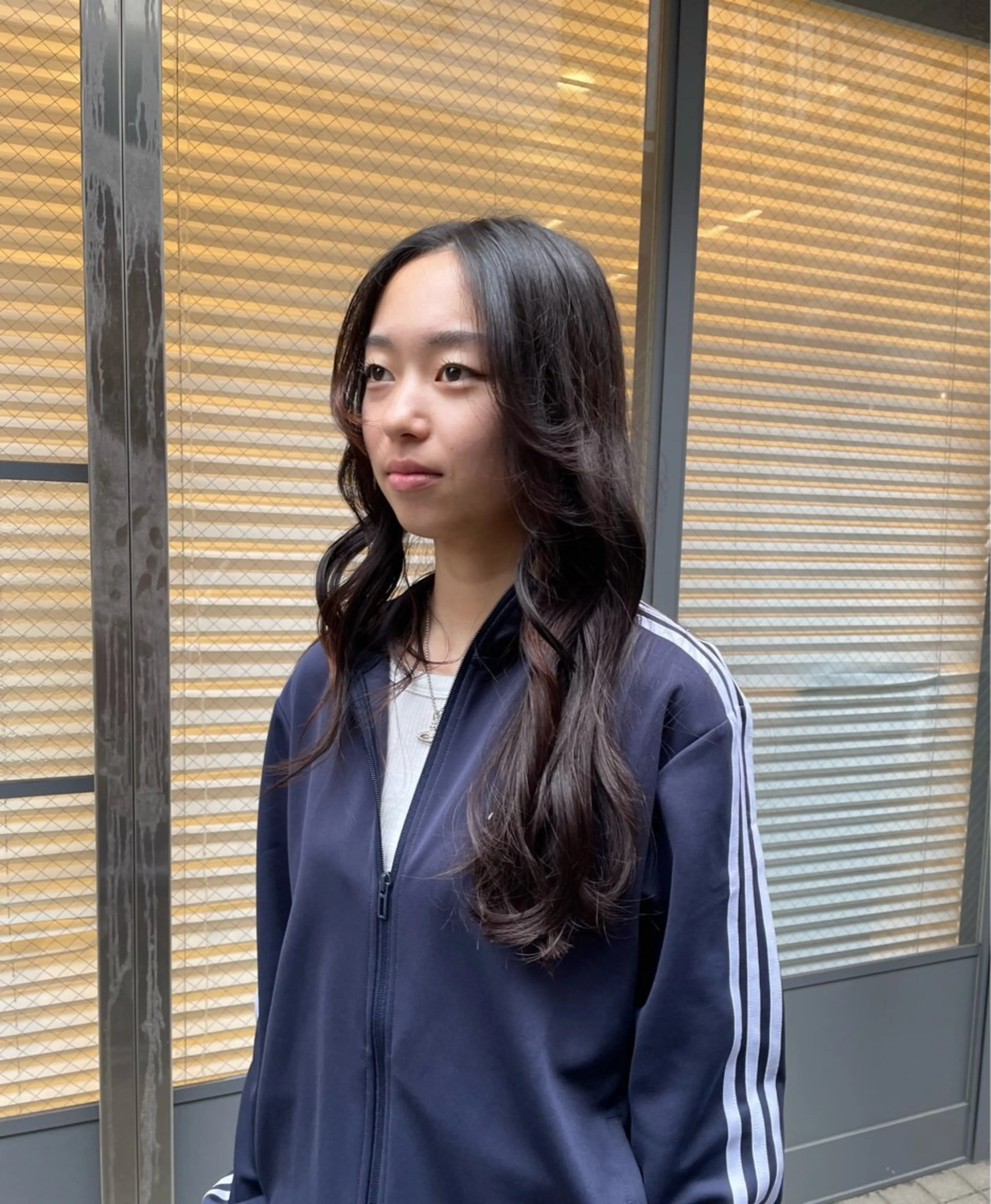 ロング 顔周りカット レイヤーカット トリートメント 🪸暖色艶カラー/ shiori🫧のヘアスタイル