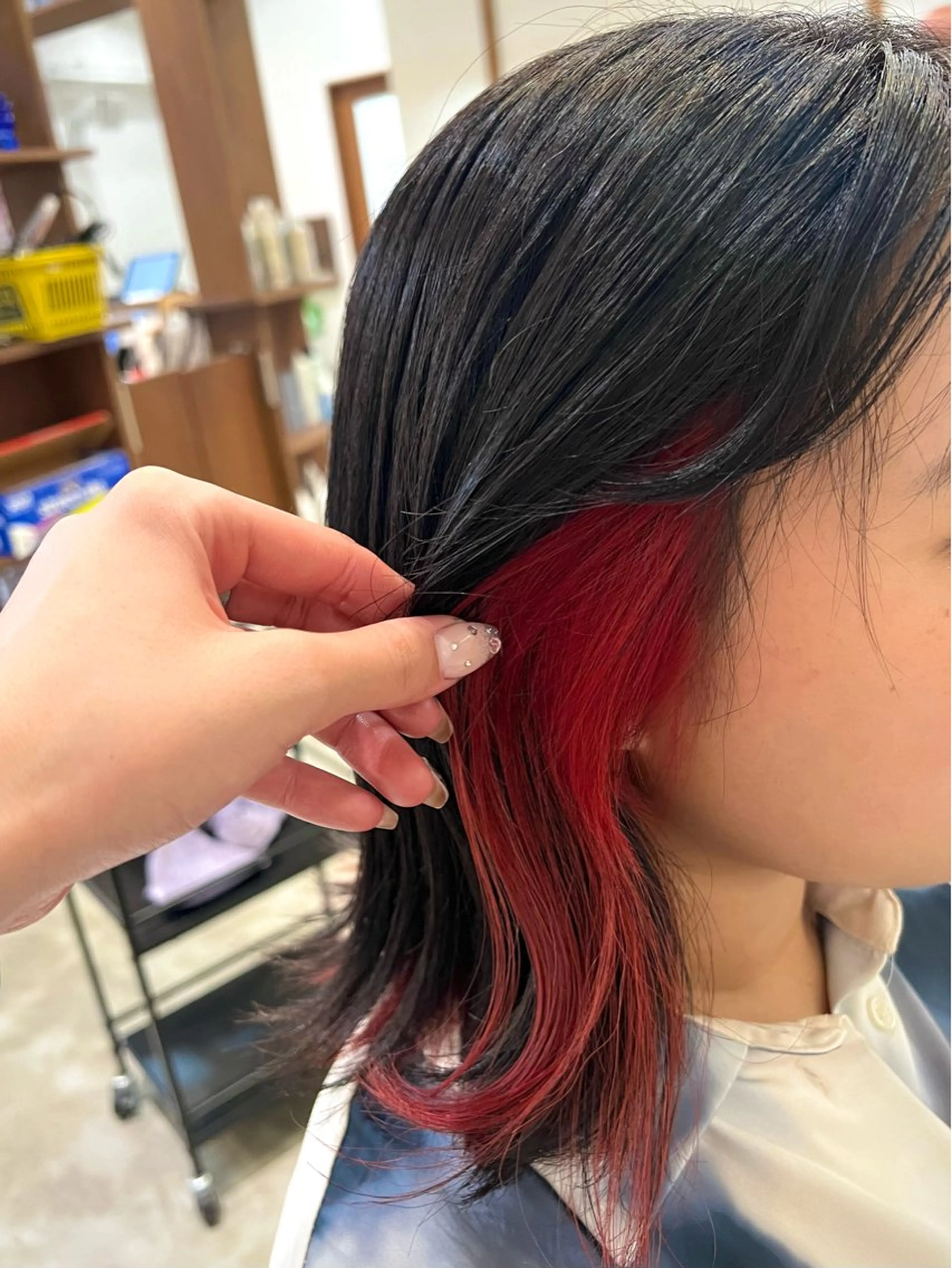 ミディアム カラー インナーカラー ヘアカラー トリートメント Ami ブリーチ/ハイトーンのヘアスタイル
