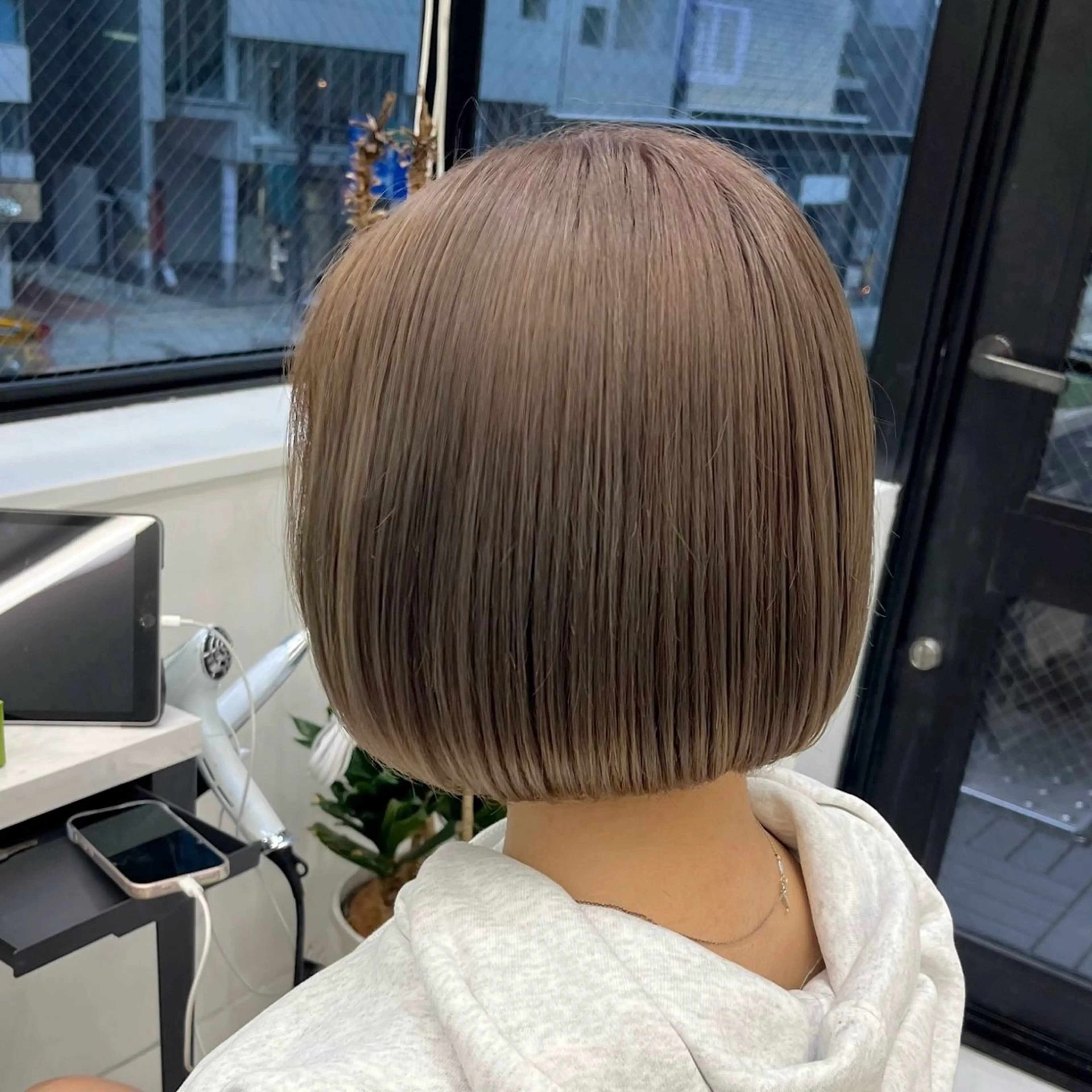 ショート カラー パーマ ヘアアレンジ メンズ ベージュカラー ミルクティーベージュ 韓国ヘア×顔まわり 🇰🇷和知拓郎のヘアスタイル