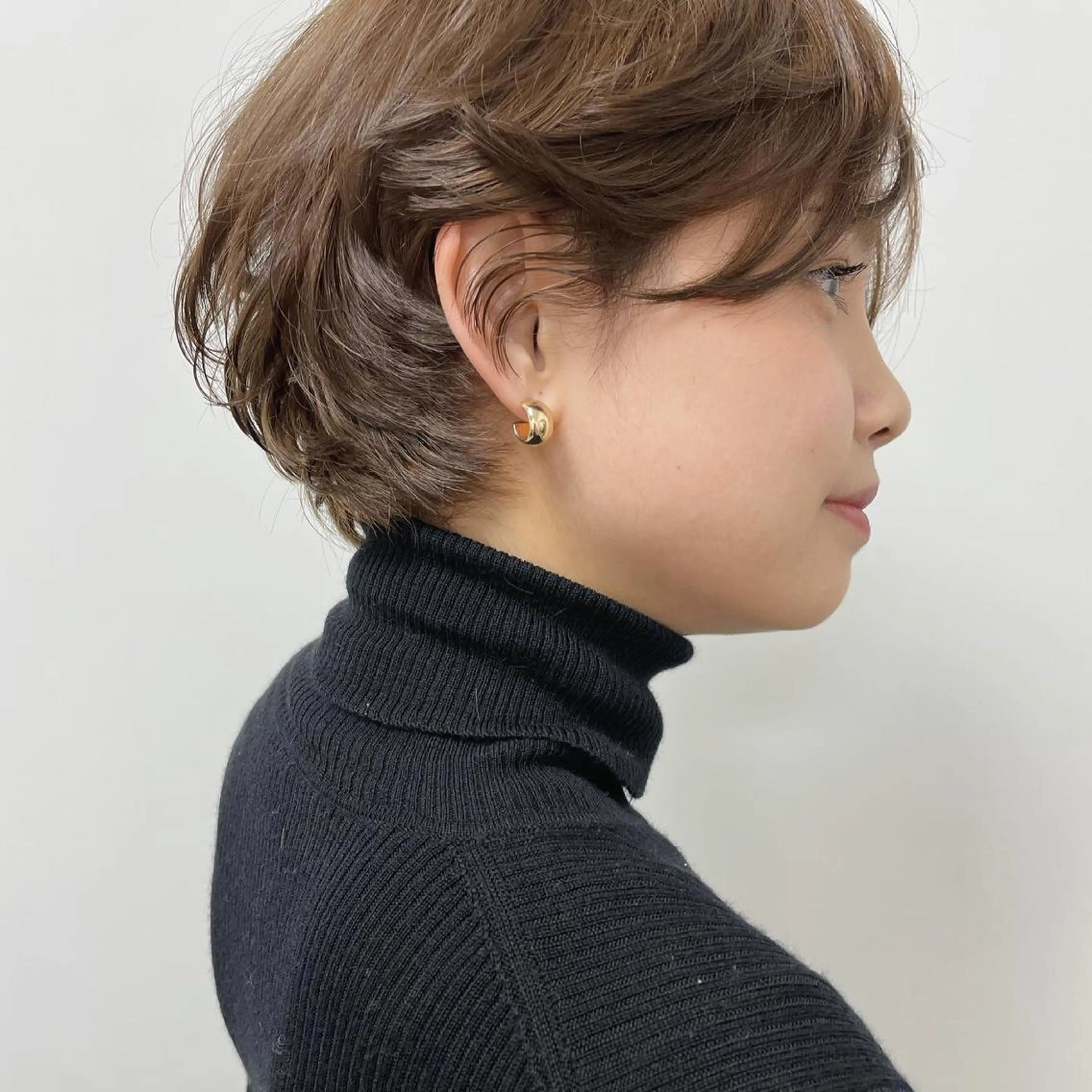 ショート カラー ベージュカラー ダブルカラー HARUNA🤍 色持ち良いツヤ髪のヘアスタイル