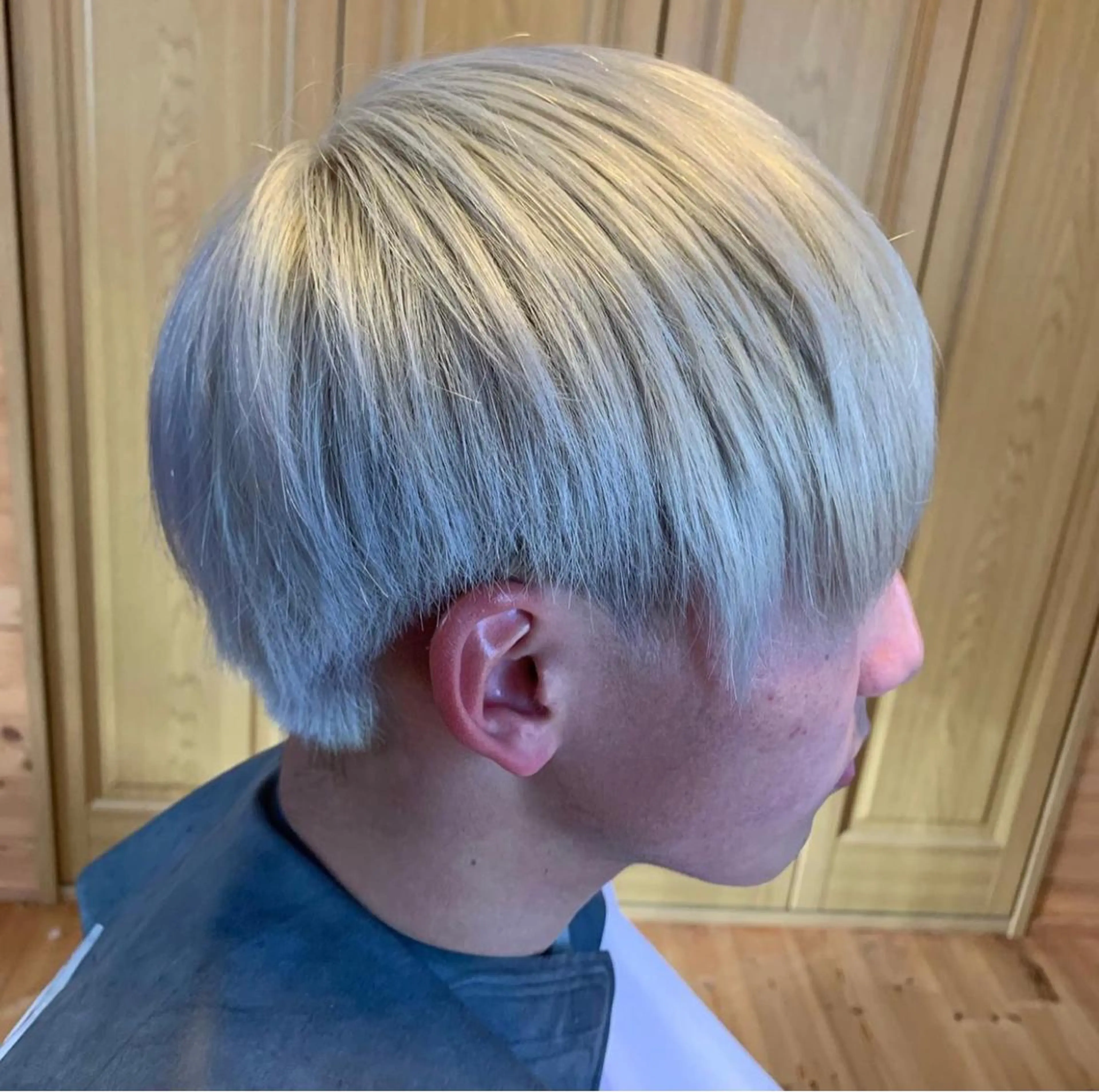 メンズ ヘアカラー 蜂須賀🐝縮毛矯正 ストレートパーマのヘアスタイル