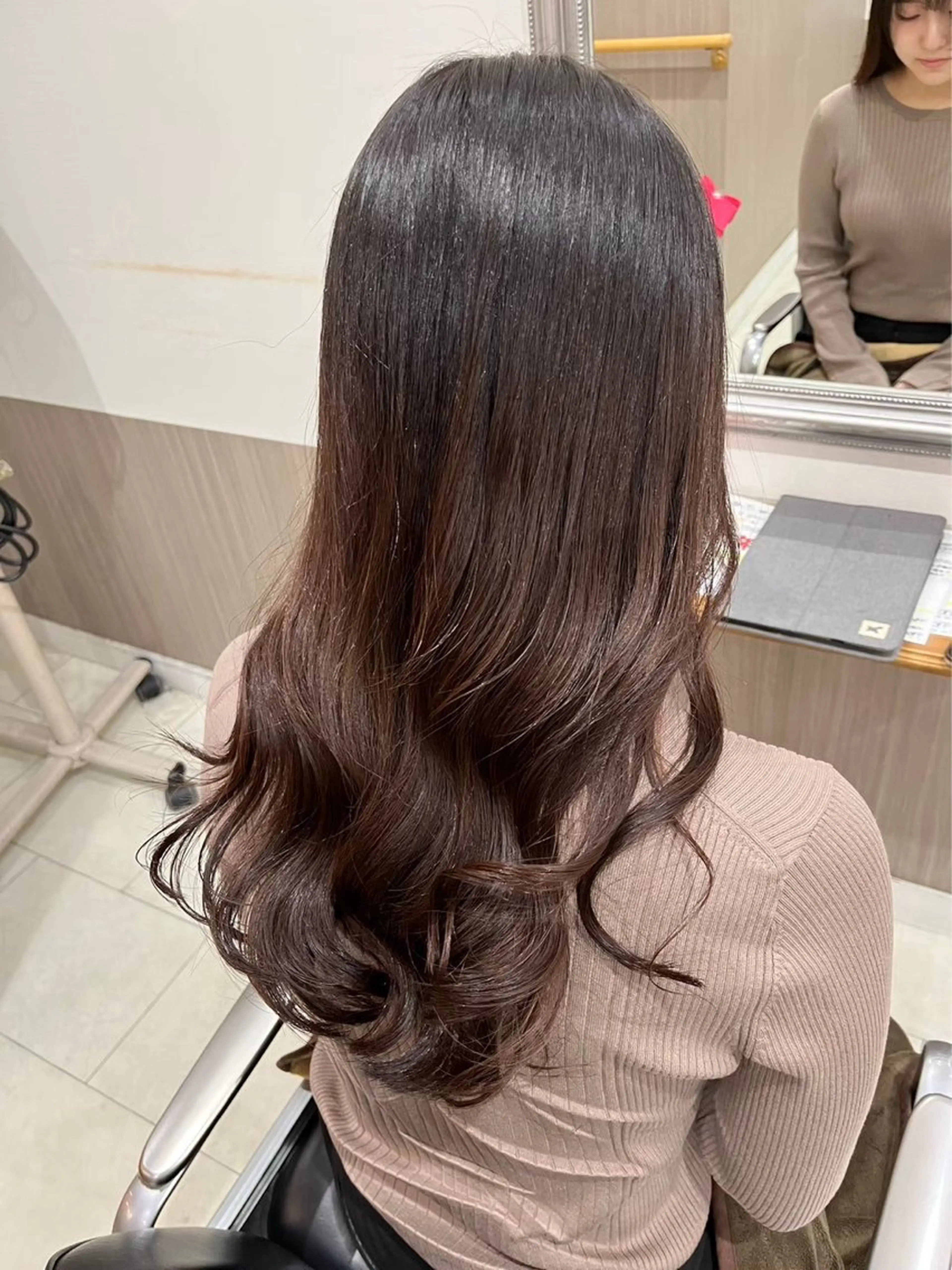 ロング カラー 生尾 虹水のヘアスタイル