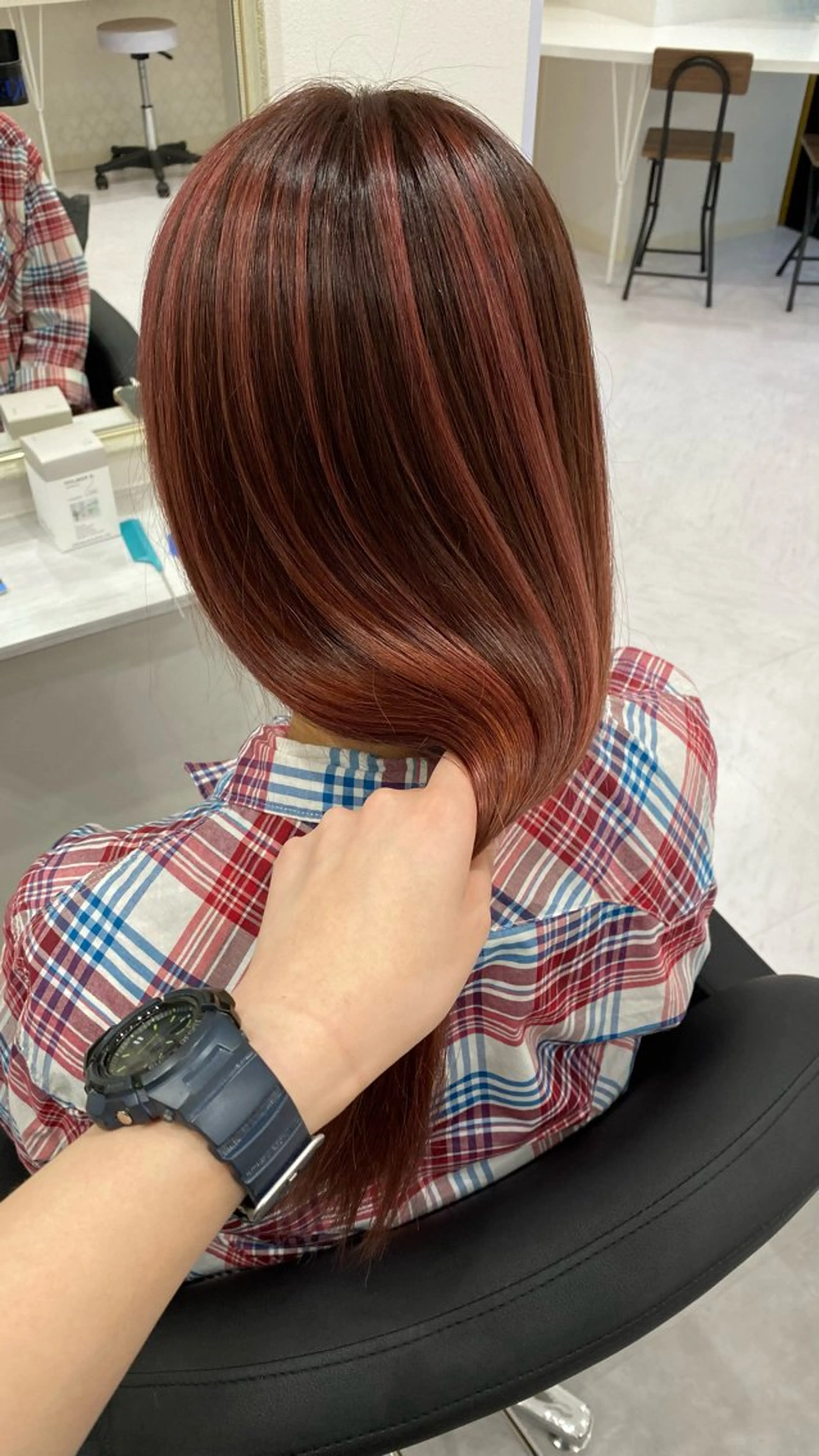 ミディアム カラー バレイヤージュ レイヤーカット 縮毛矯正 RURI韓国ボブ 🇰🇷タッセルボブのヘアスタイル