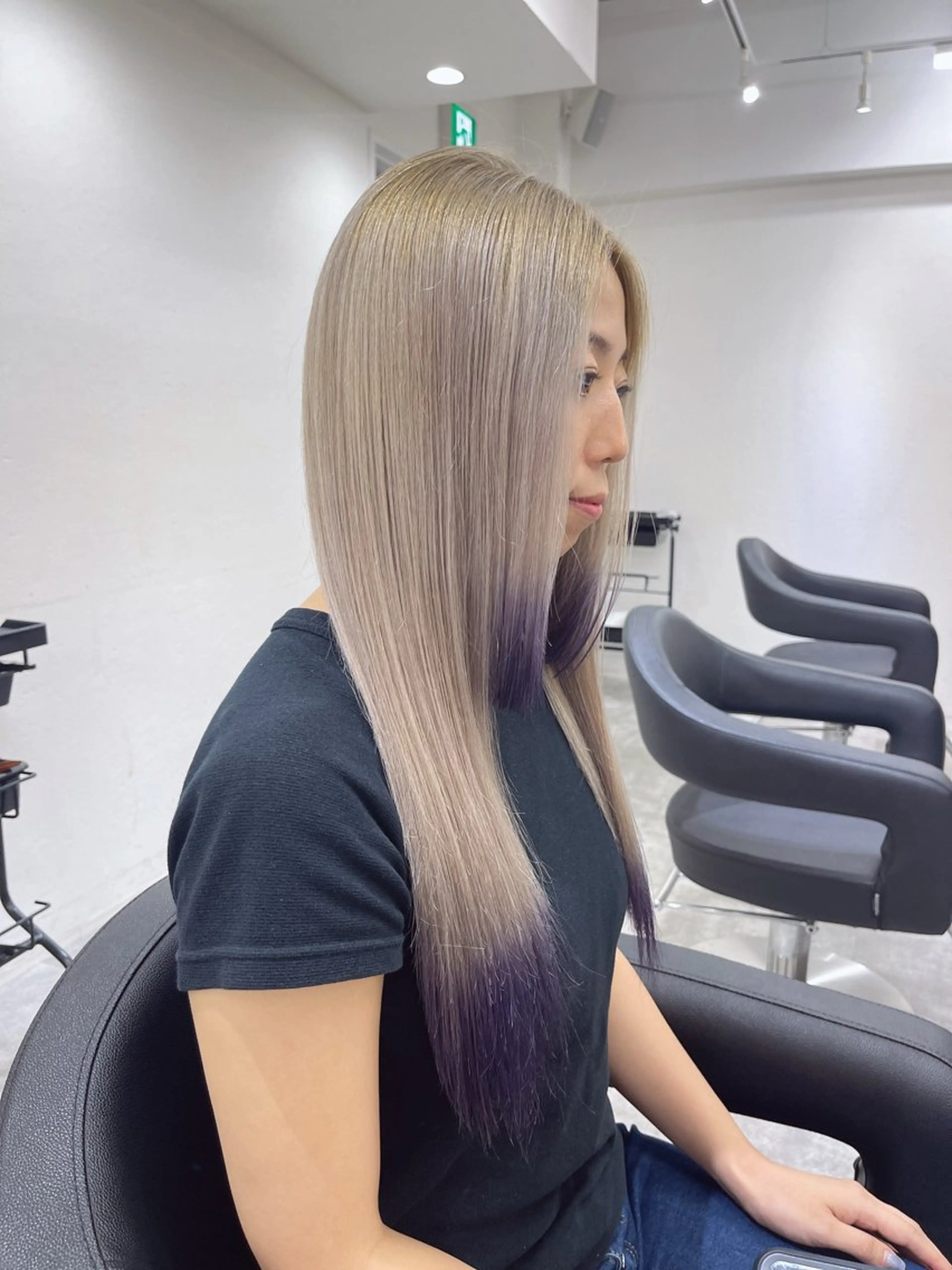 ロング カラー TENSHO 原宿　ハイトーンのヘアスタイル