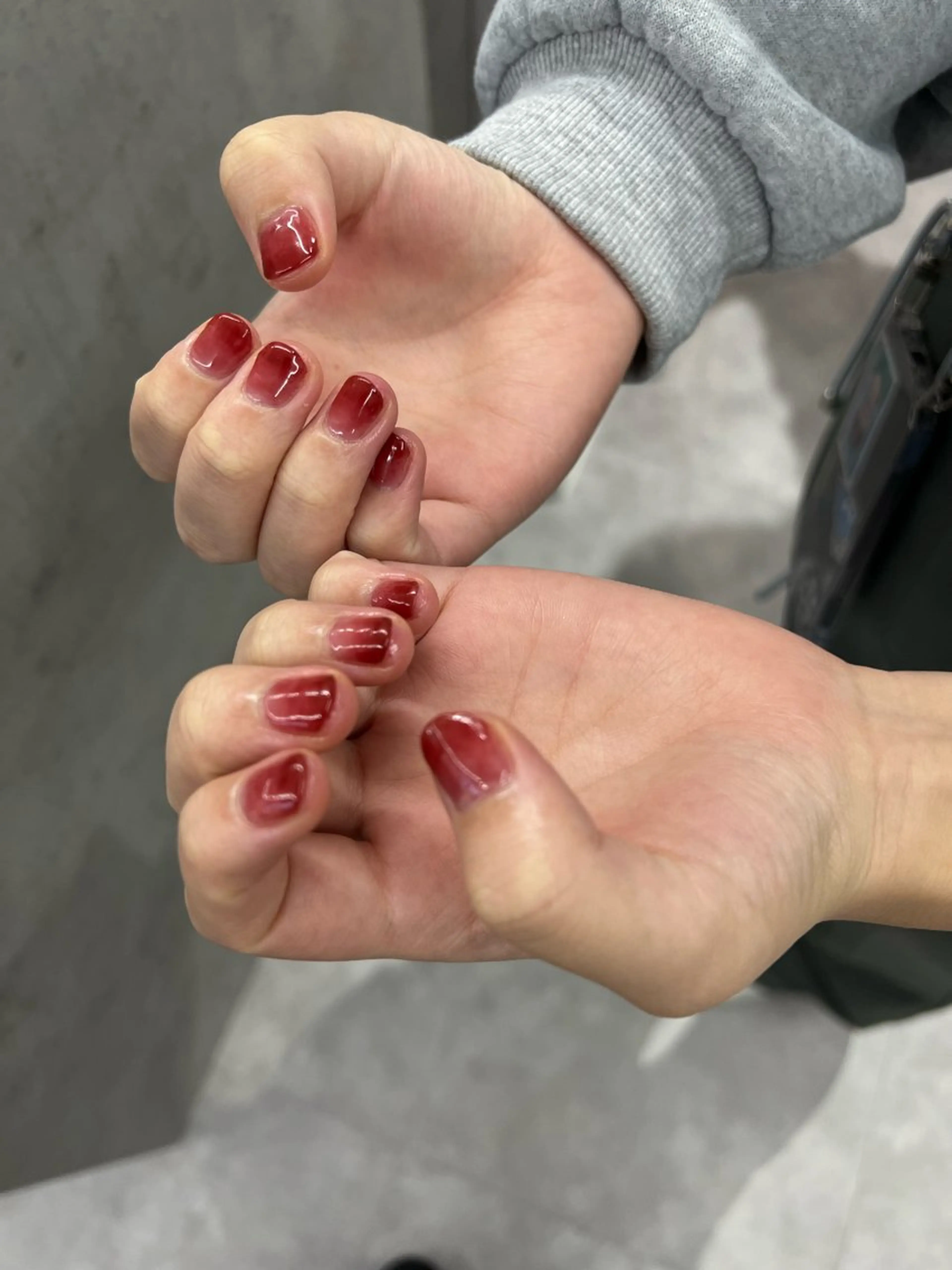 ネイル グラデーション 赤色 Bana_ Nailのネイルデザイン