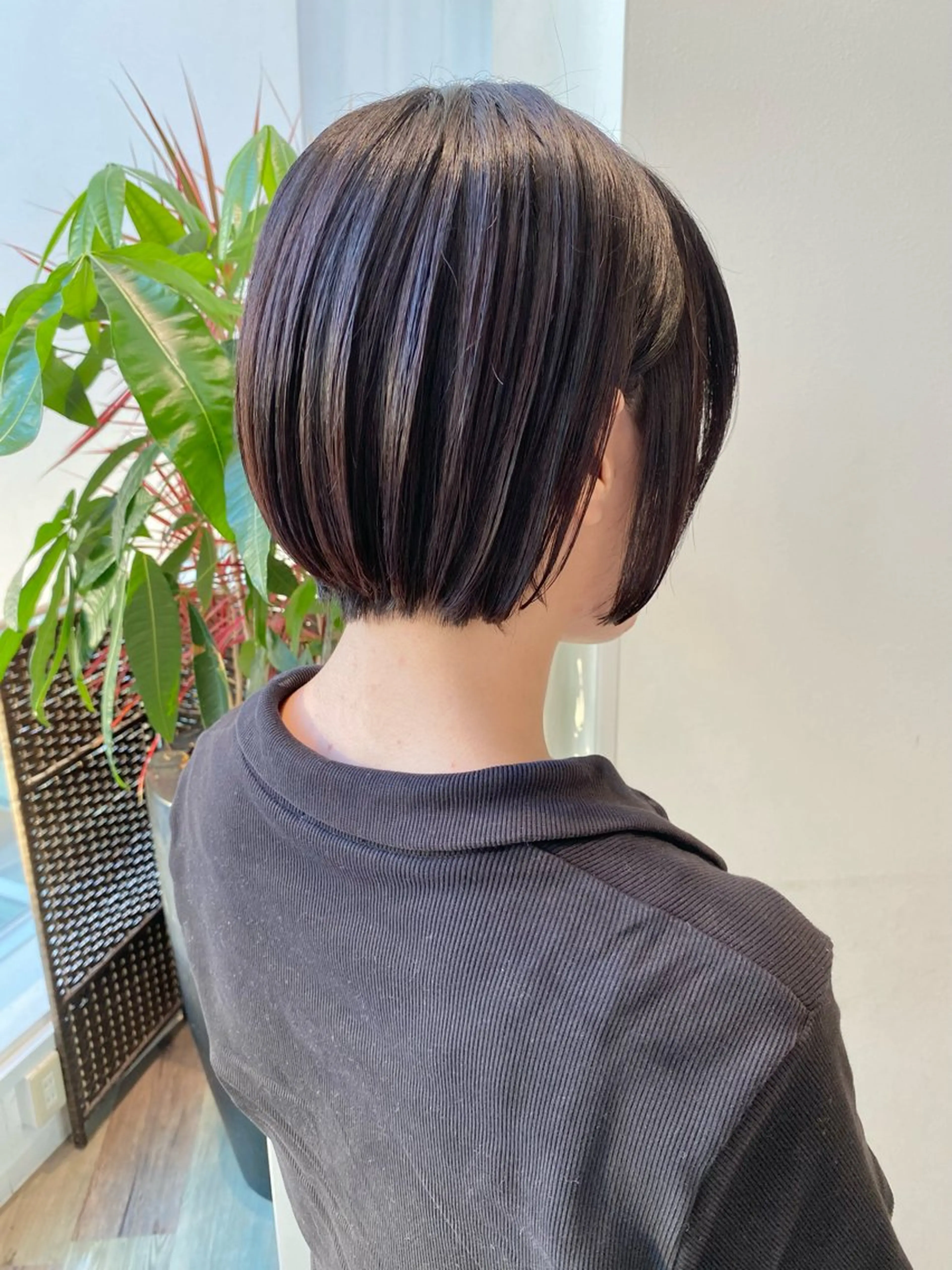 ショート カット 小町康耀　ボブ /顔周りレイヤーのヘアスタイル