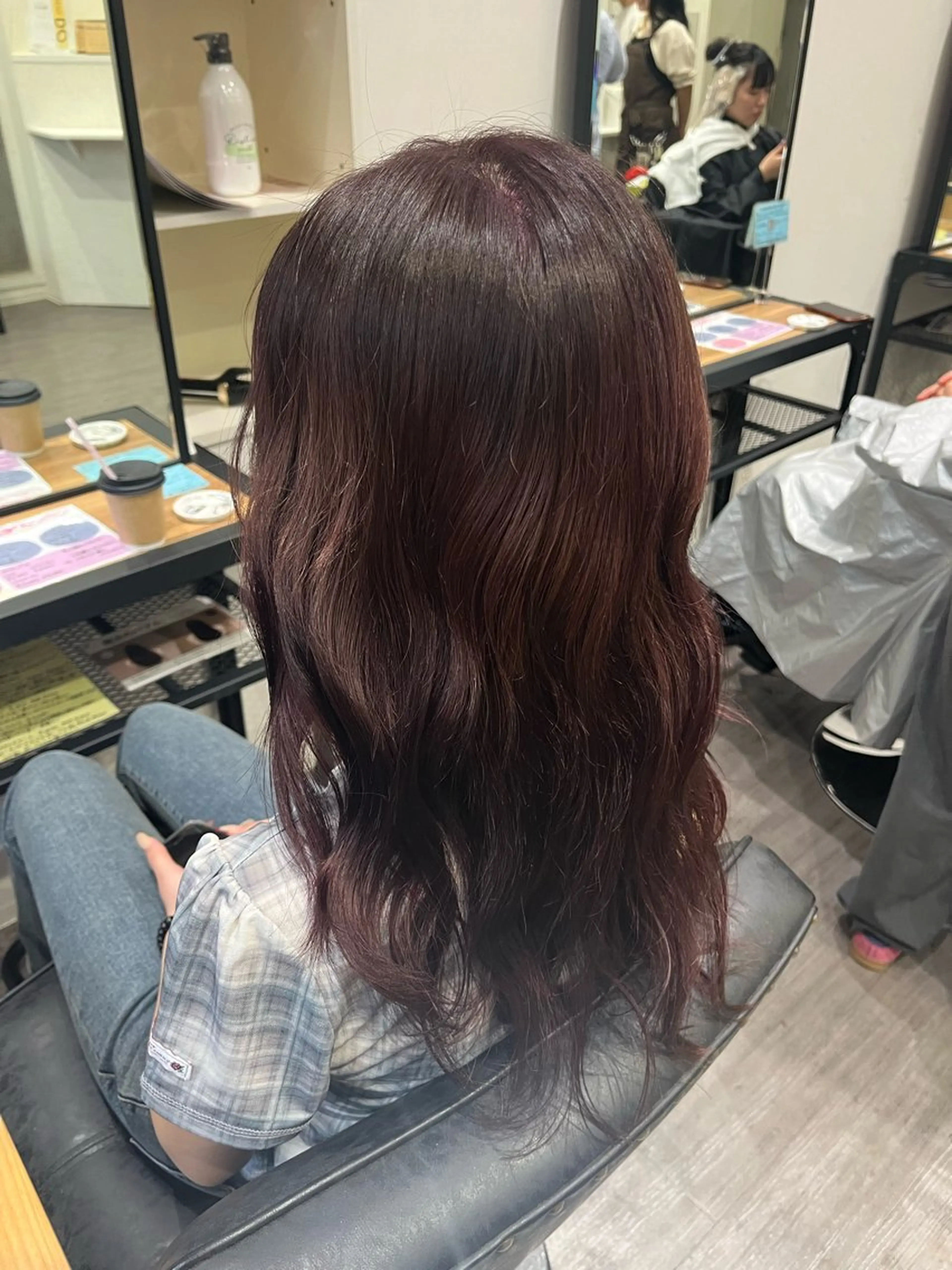 ミディアム カラー ヘアアレンジ ブラウンカラー カシス ピンクカラー ヘアカラー トリートメント カラーリスト💟草間 紫音💟のヘアスタイル