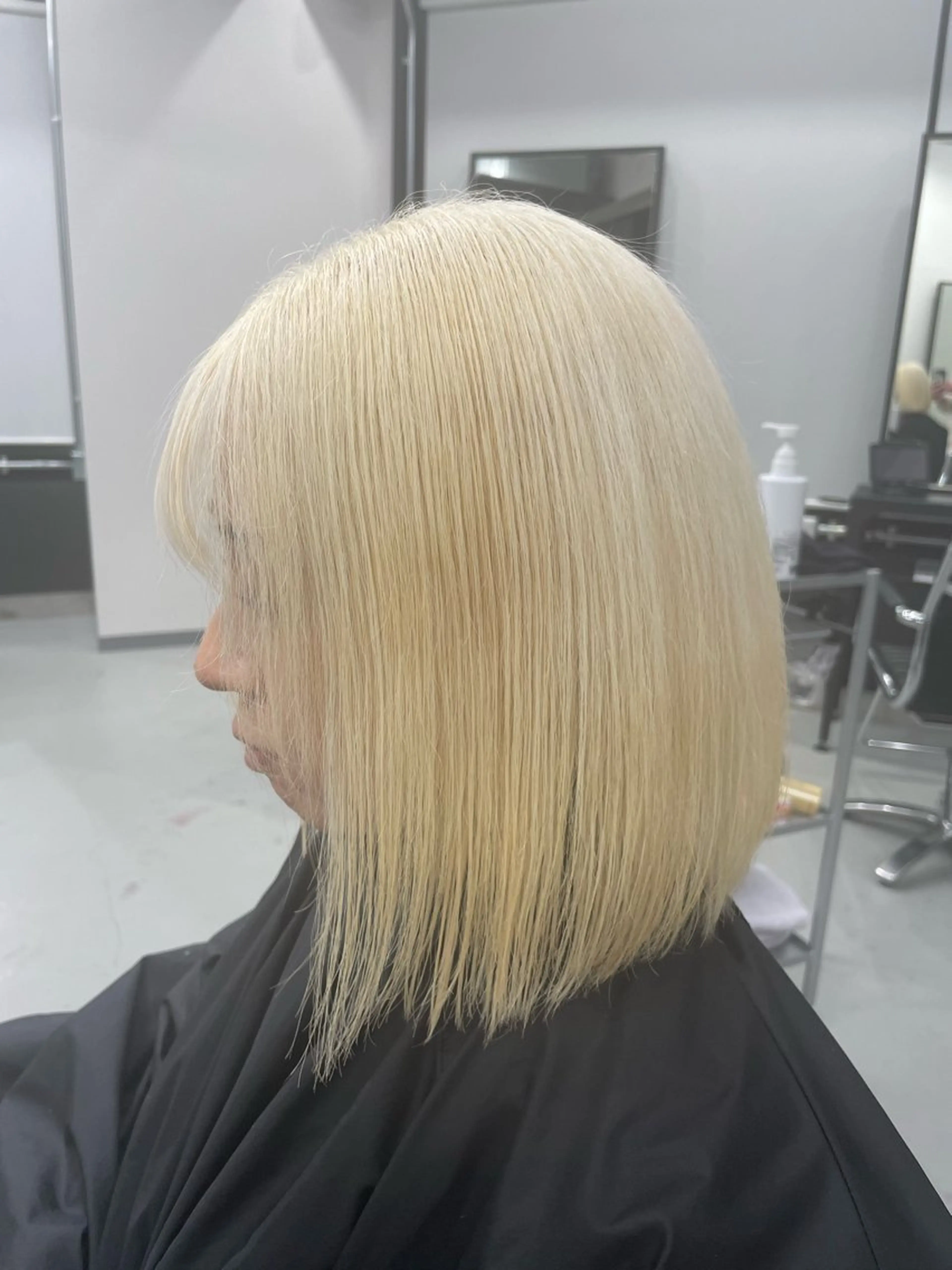 ミディアム カラー ブリーチ 抜きっぱなしブロンド ブロンド ⚜️ハイトーン/ レイヤー  宍戸秀斗のヘアスタイル