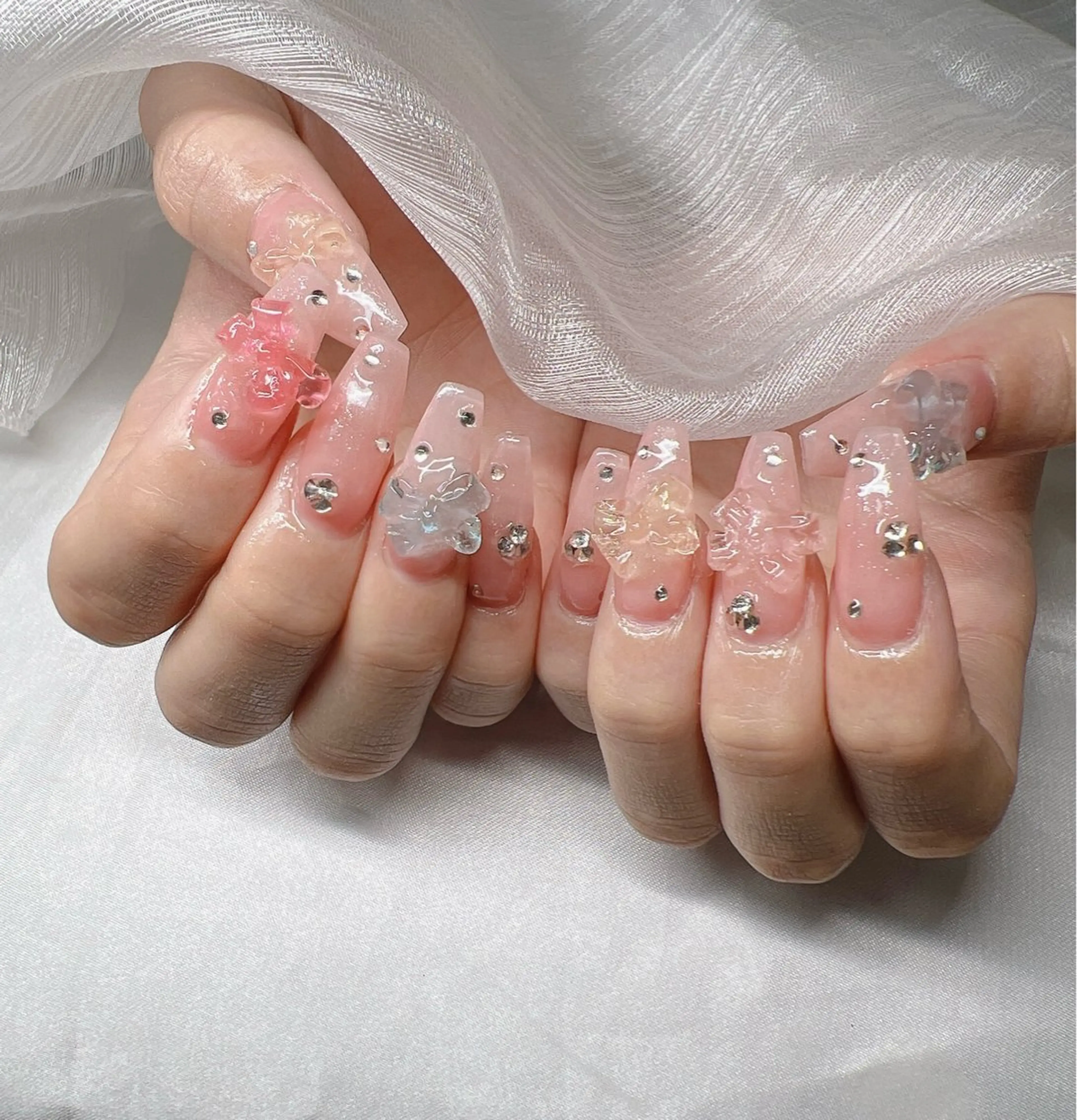 ネイル 長さ出し グラデーション 卒業式 キラキラネイル マグネットネイル ハンドネイル Lee Nailsのネイルデザイン