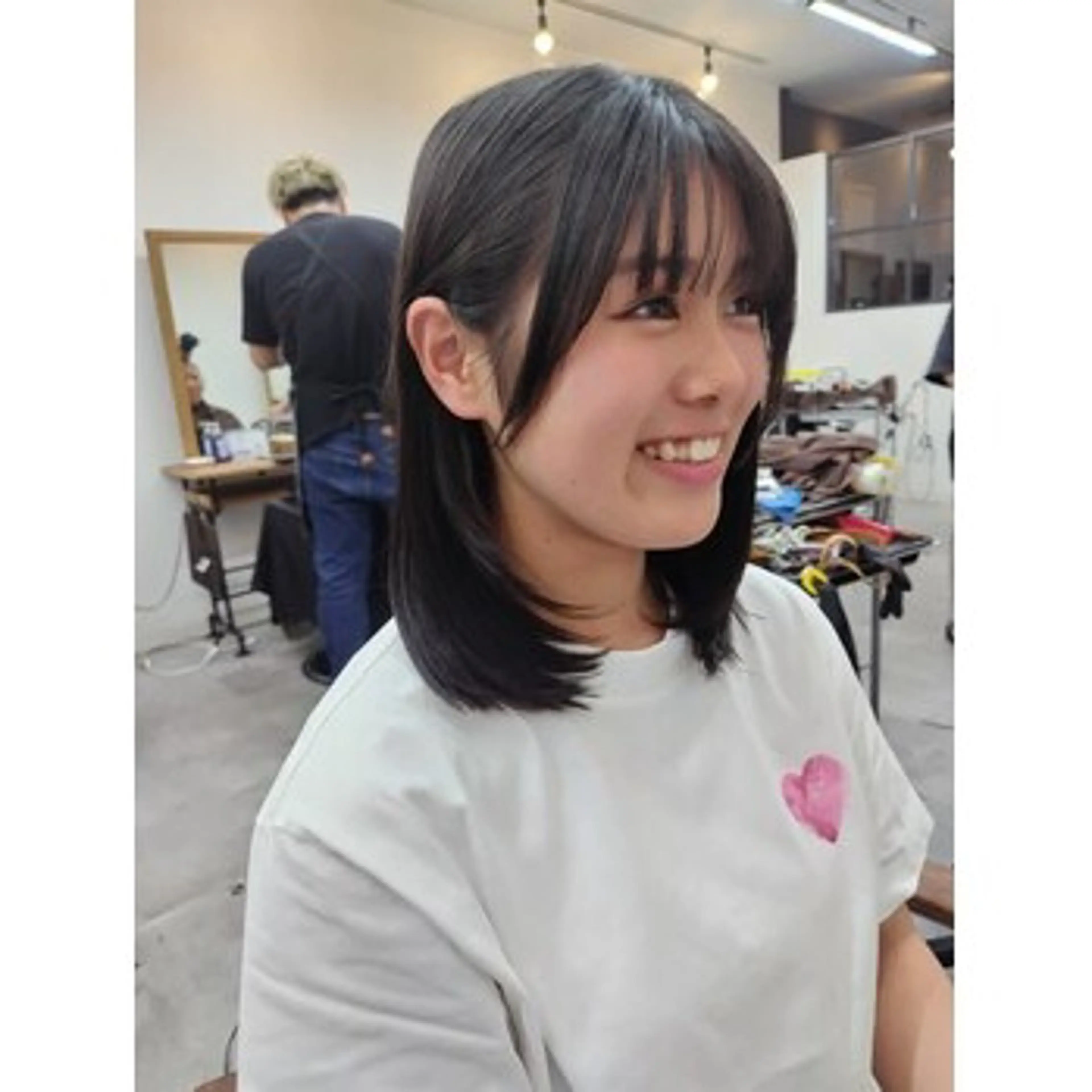 ミディアム 顔周りカット 韓国風ヘア 似合わせカット 小顔カット LUXbe博多バスターミナル店所属・澤田 あきのヘアスタイル