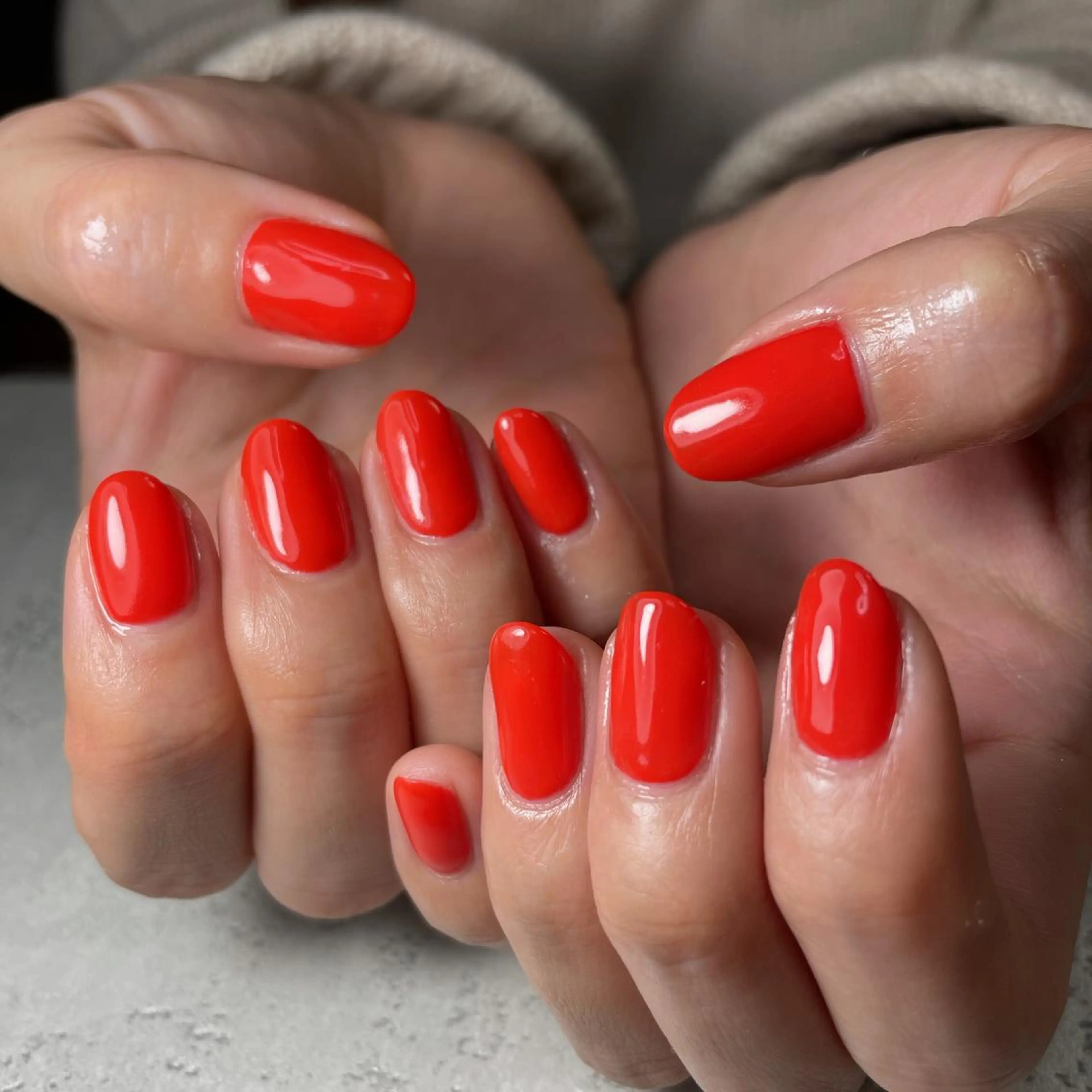 ネイル ワンカラーネイル 赤色 ハンドネイル Lofinails ちひろのネイルデザイン