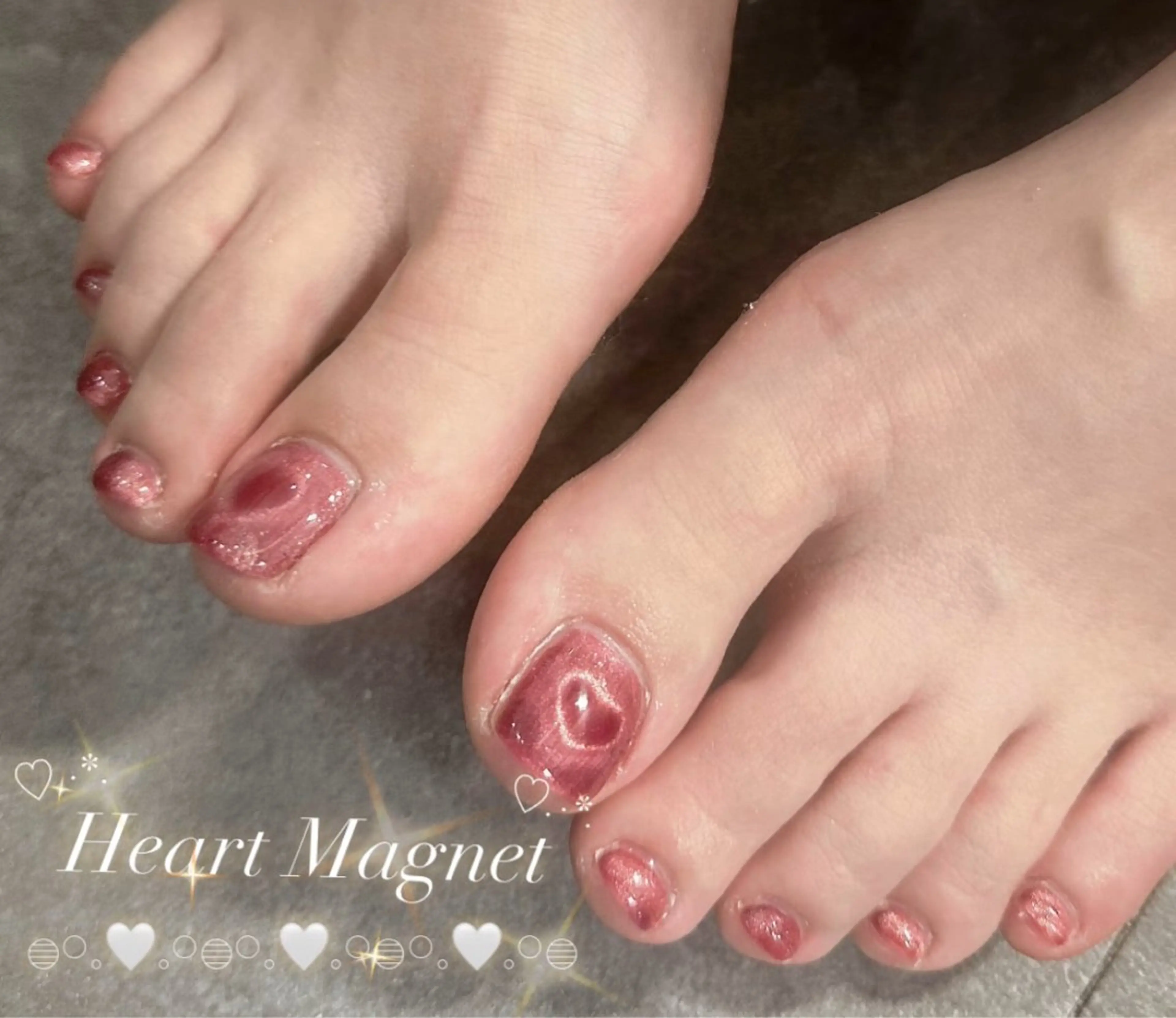 ネイル フットネイル キラキラネイル LAVISH nanamiのネイルデザイン