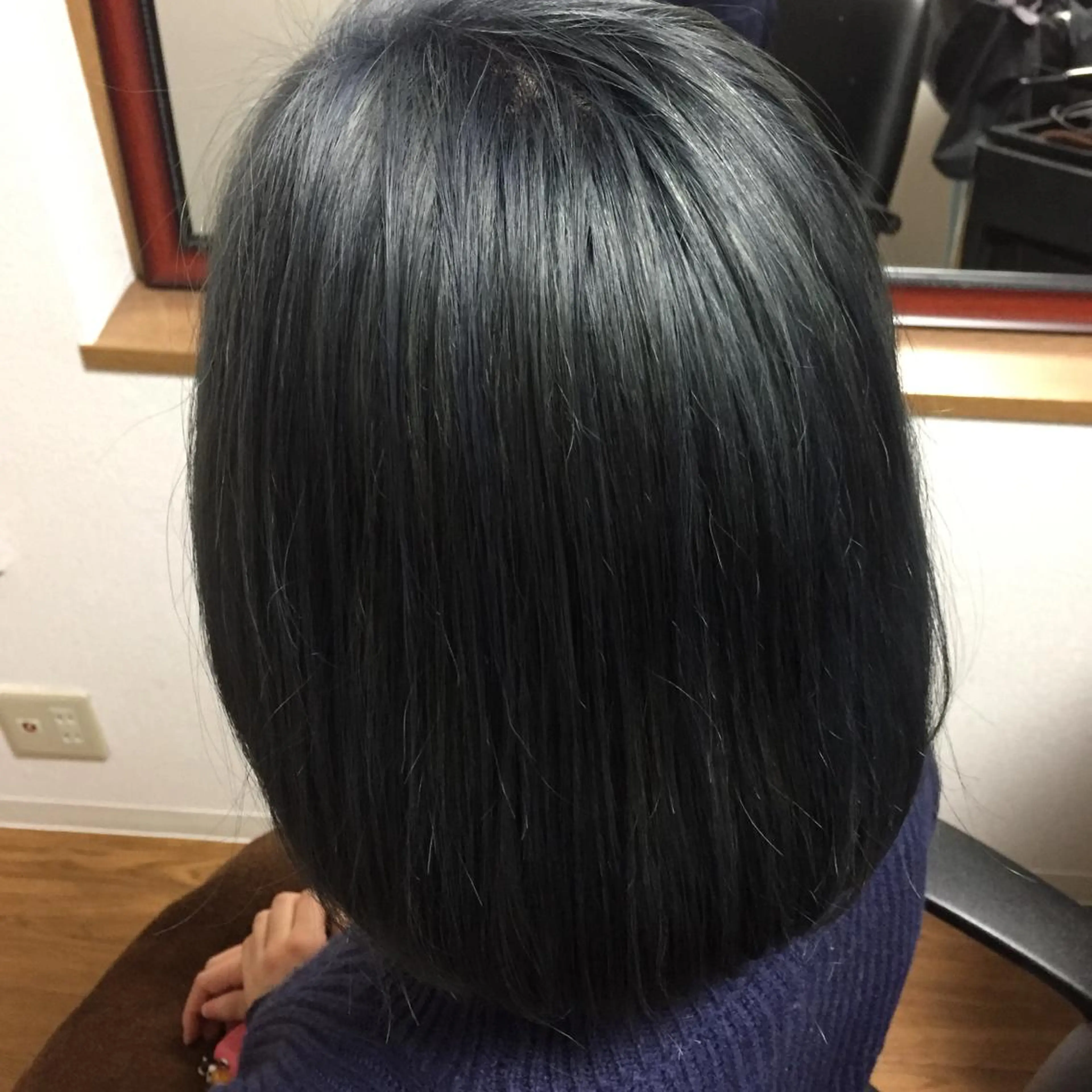 ミディアム カラー ブリーチ バイオレットカラー トリートメント じょん 。のヘアスタイル