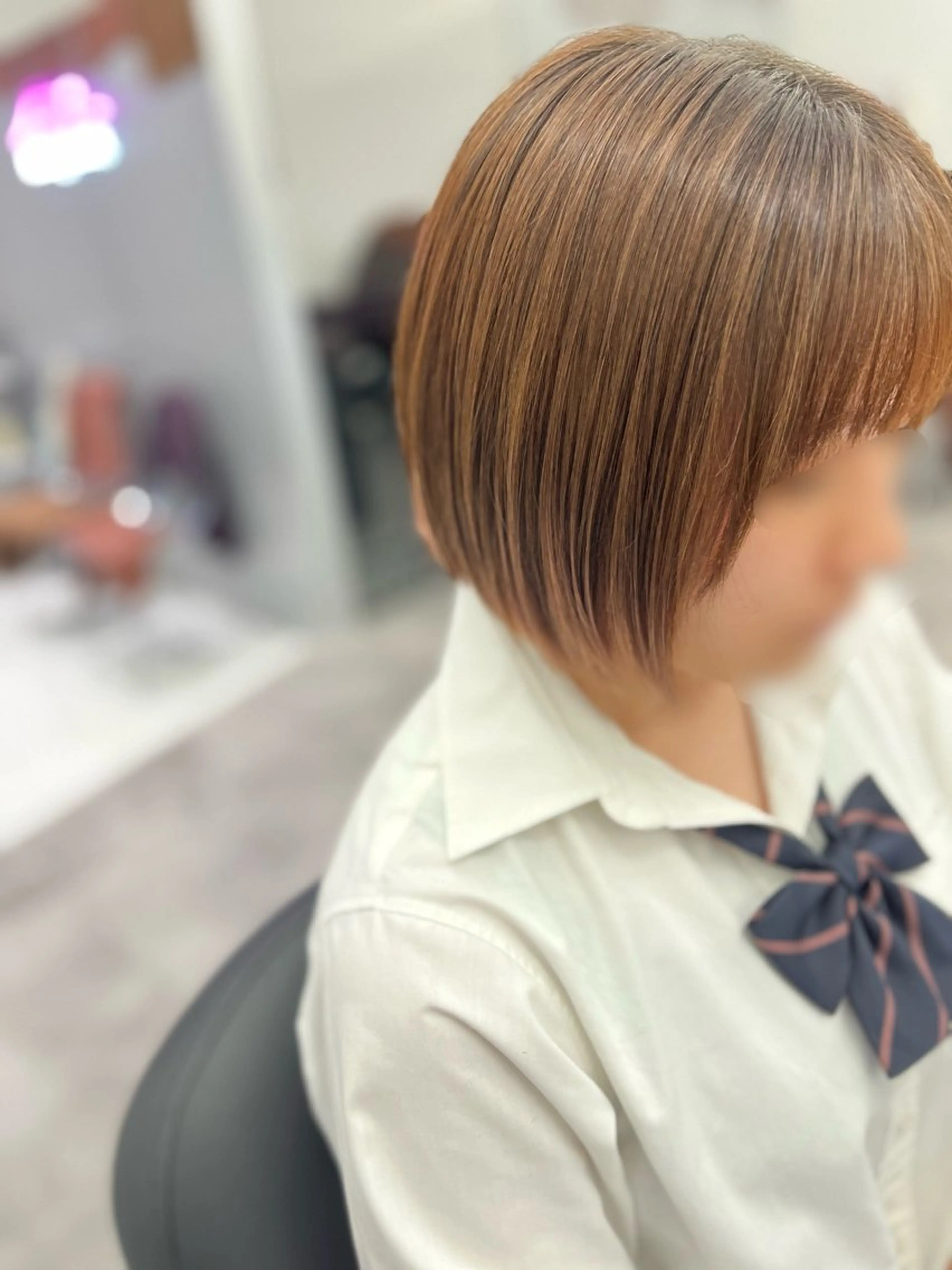 ミディアム カット 嶌津 明依のヘアスタイル