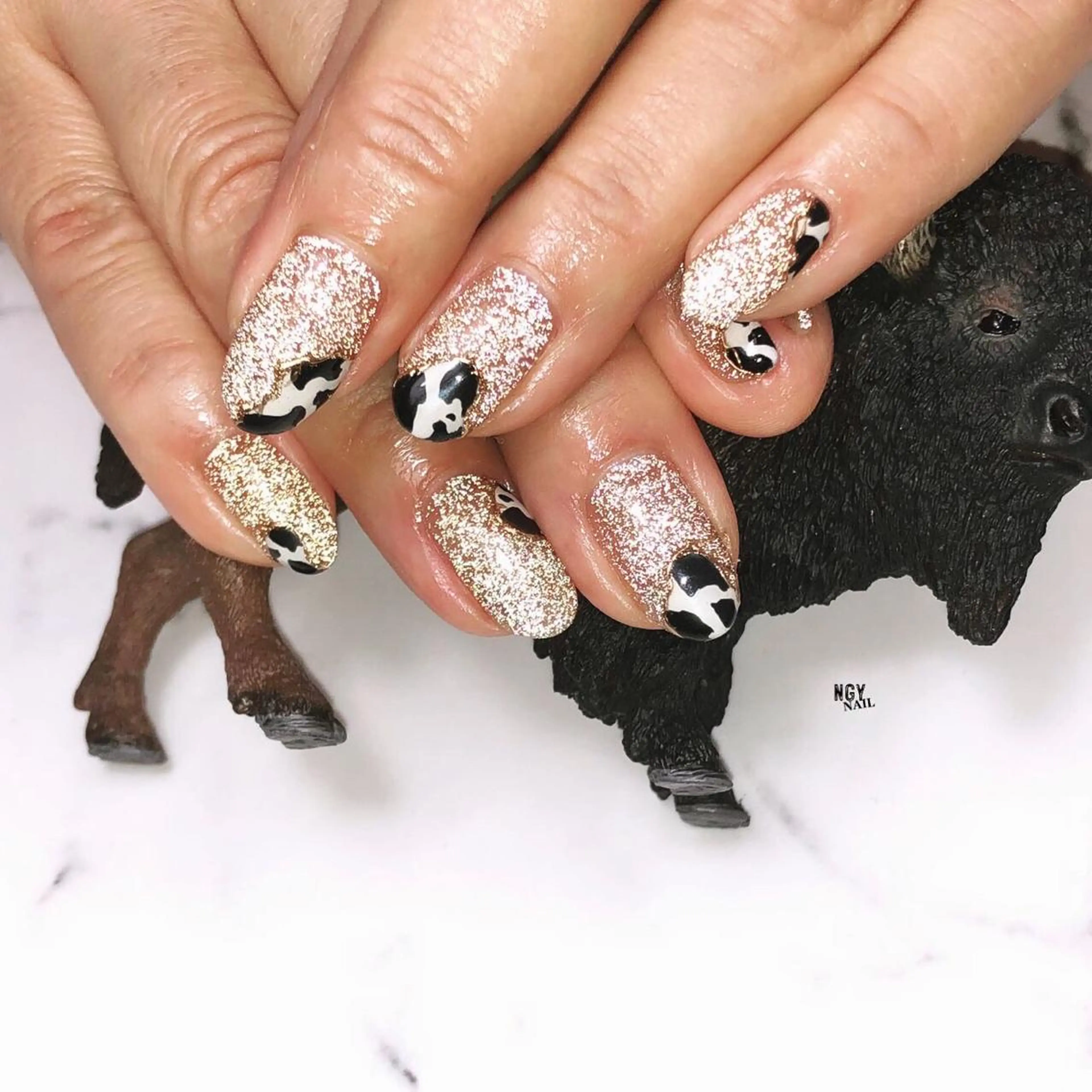 ネイル アニマル柄 フラッシュネイル ジェルネイル ミラーネイル パラジェル ハンドネイル NAIL NOWのネイルデザイン