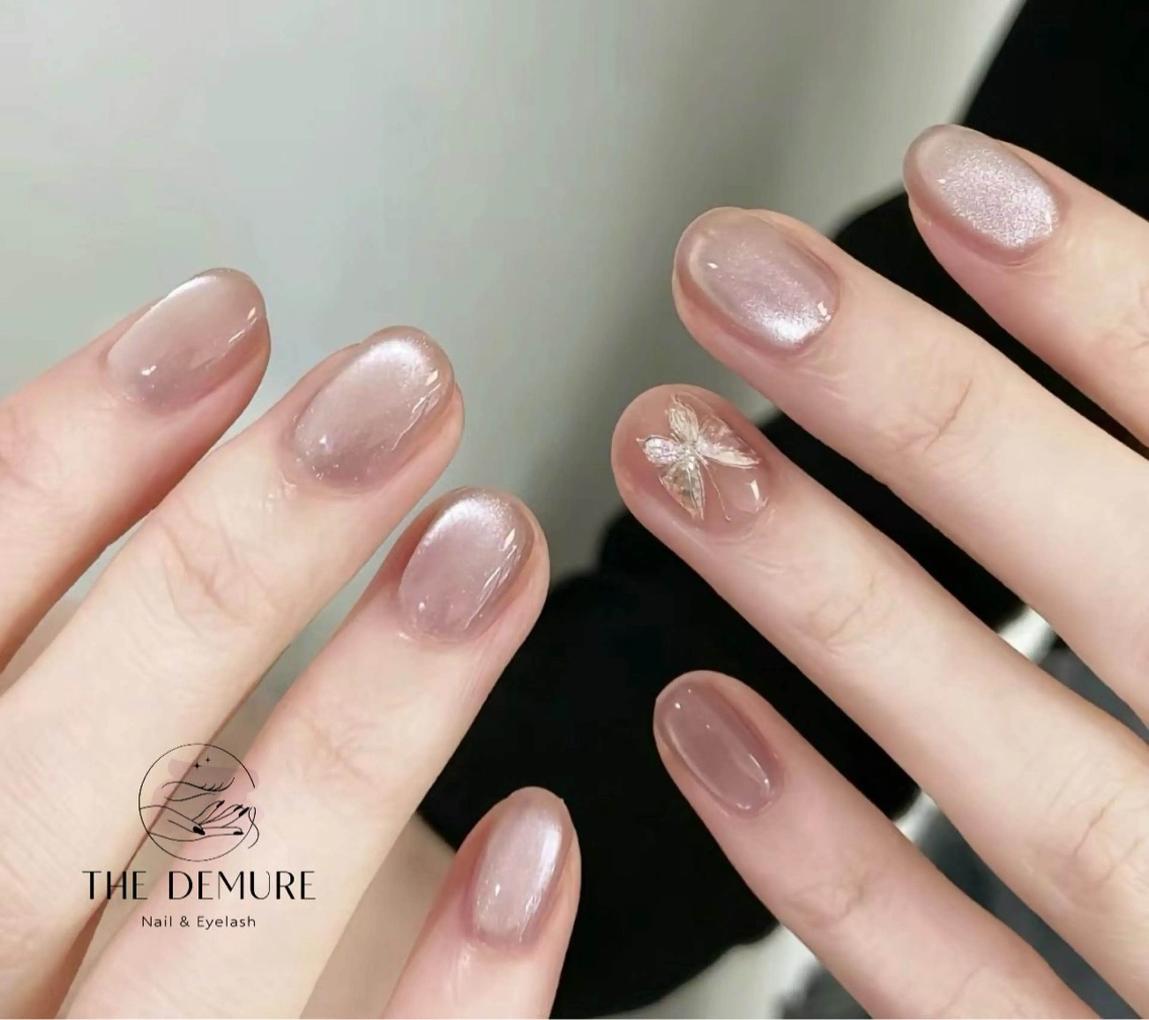 ネイル アートネイル キラキラネイル 韓国ネイル 水色 ロングネイル ハンドネイル ハンドケア NailDemure 【銀座店】のネイルデザイン