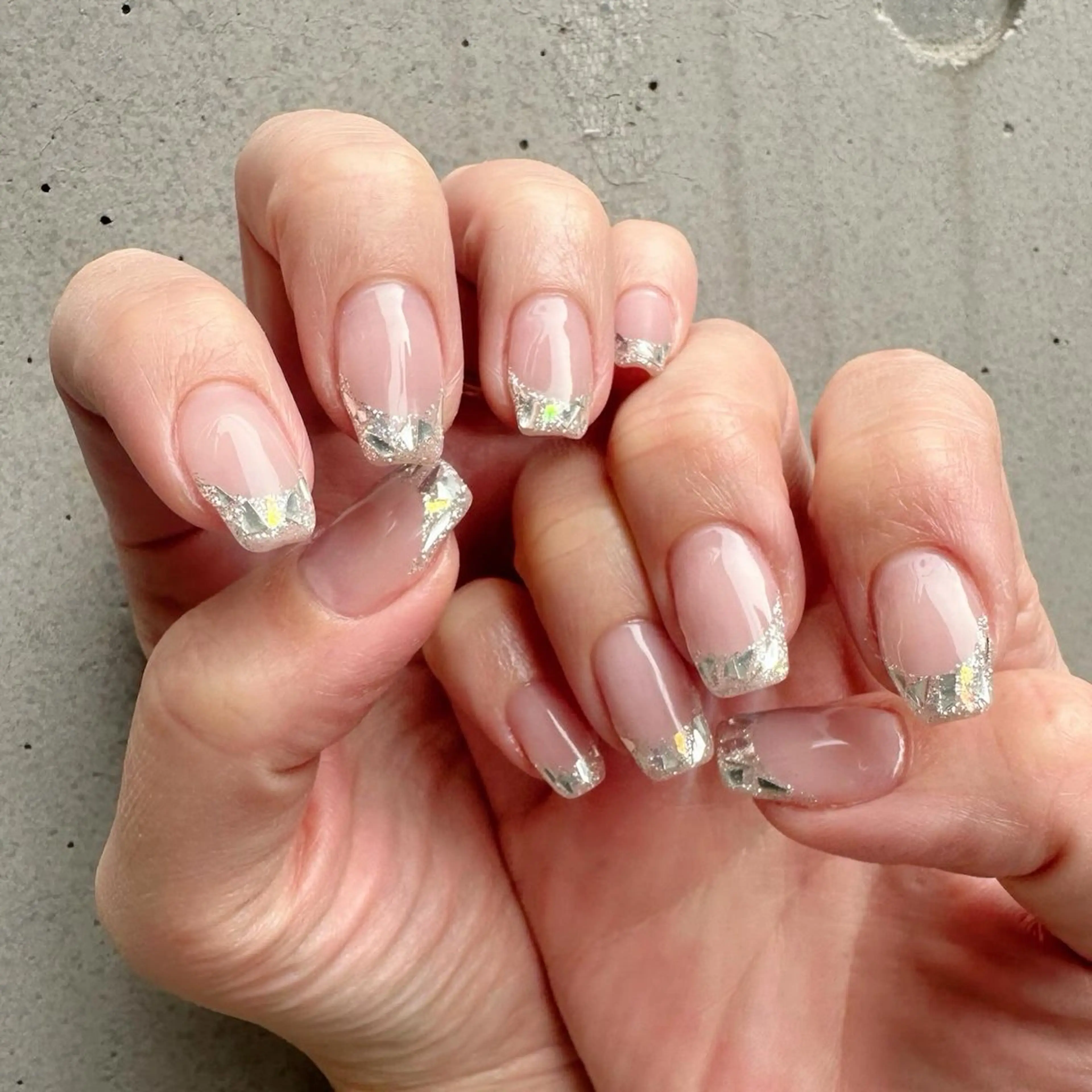 ネイル フレンチネイル ガラスフレンチ 氷ネイル・うるうるネイル 韓国ネイル ラメ(グリッター) 🪞KAPE NAIL 🪞のネイルデザイン